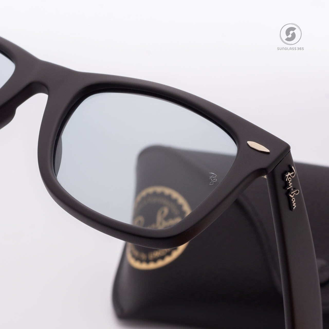 Ray Ban Wayfarer RB2140F 601S/R5 Matte Black Light Grey