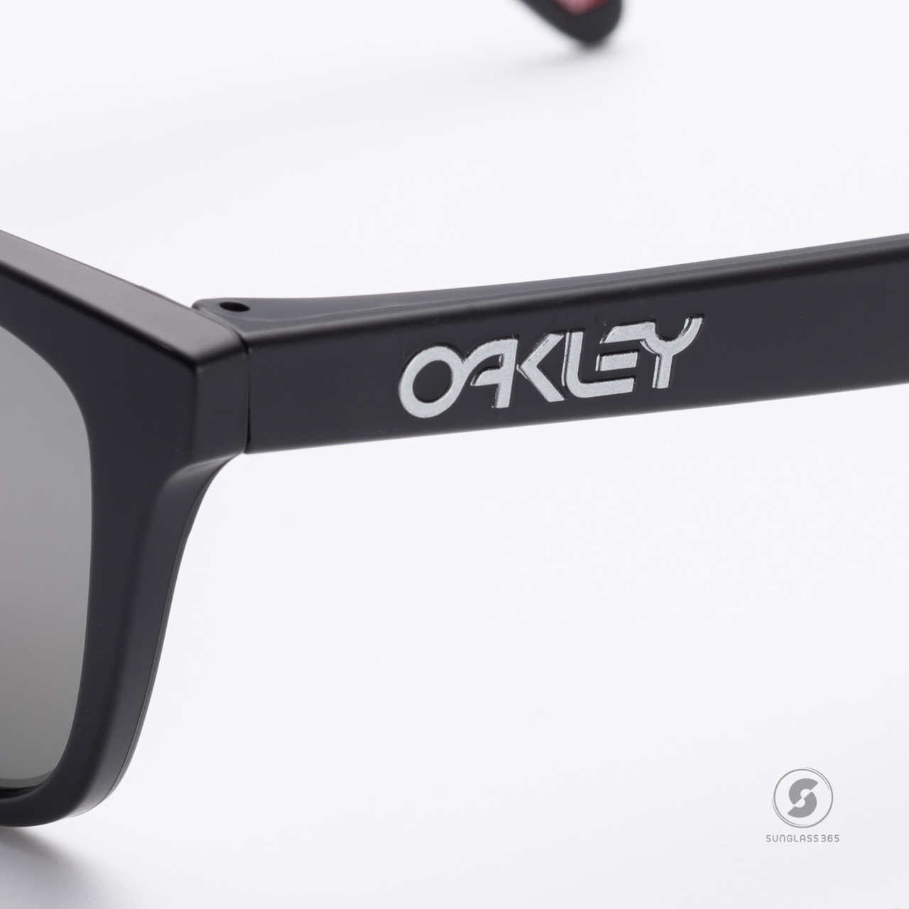 Oakley Frogskin OO9245-87 Polarized Prizm Matte Black