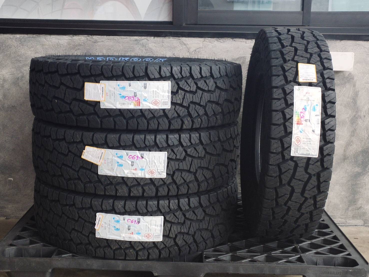 HANOKOOK RF10 30X9.5R15ต้องการส่วนลดราคาพิเศษ กรุณาสอบถาม