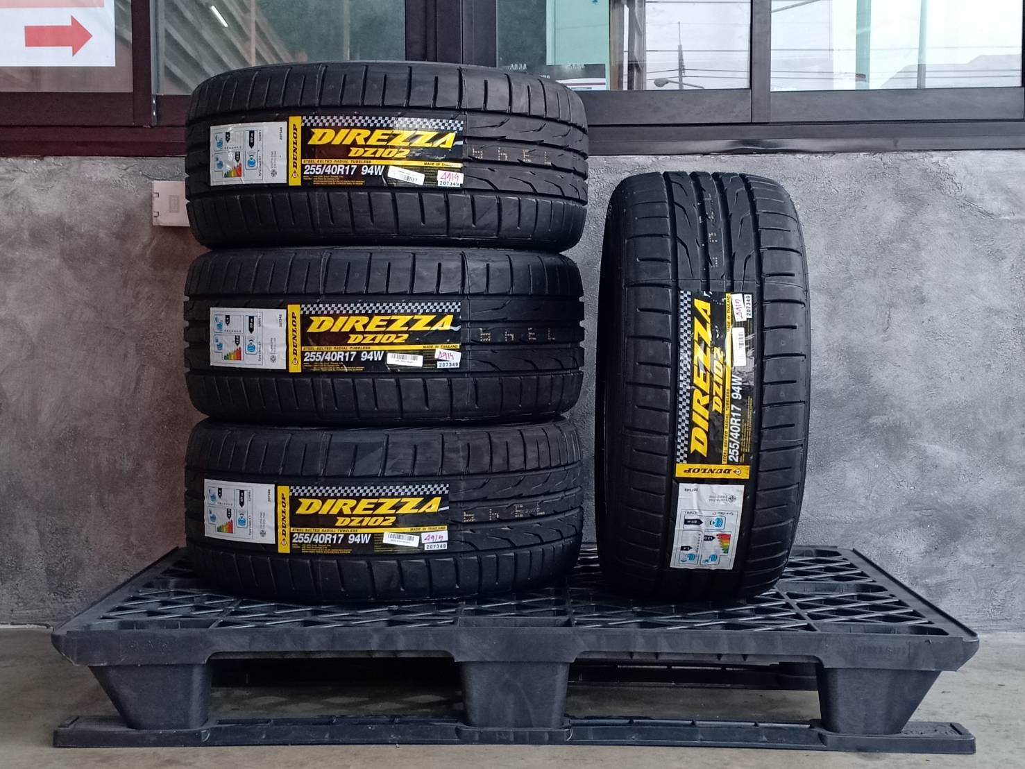 DUNLOP DIREZZA DZ102 255/40R17 ปี19