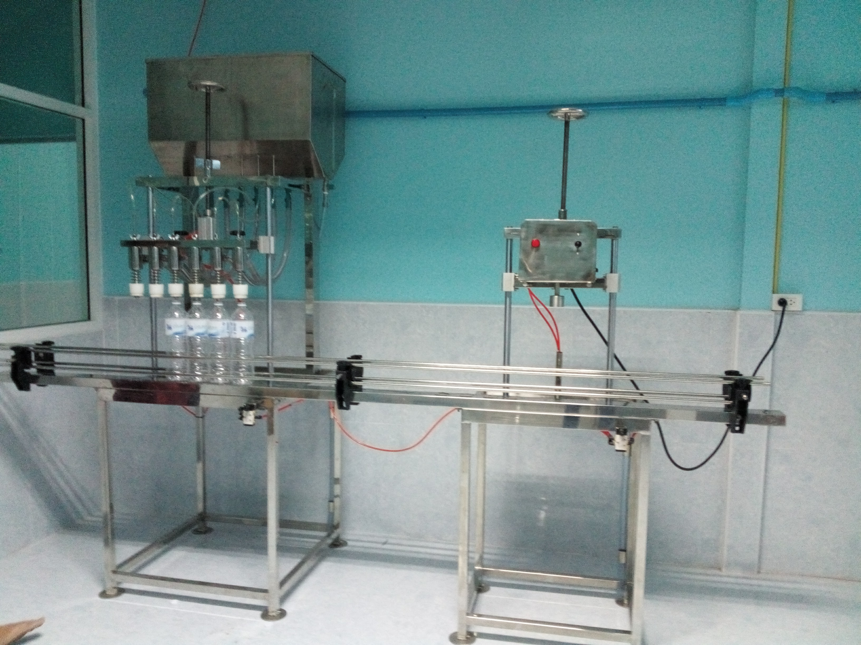 เครื่องบรรจุน้้ำ6หัว