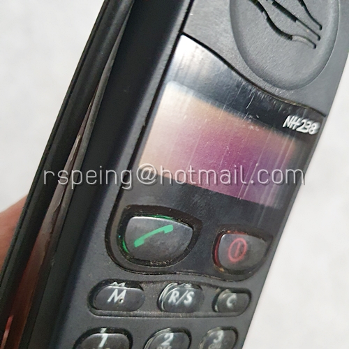 มือถือปุ่มกด Ericsson NH238 พร้อมแท่นชาร์จและอะแดปเตอร์