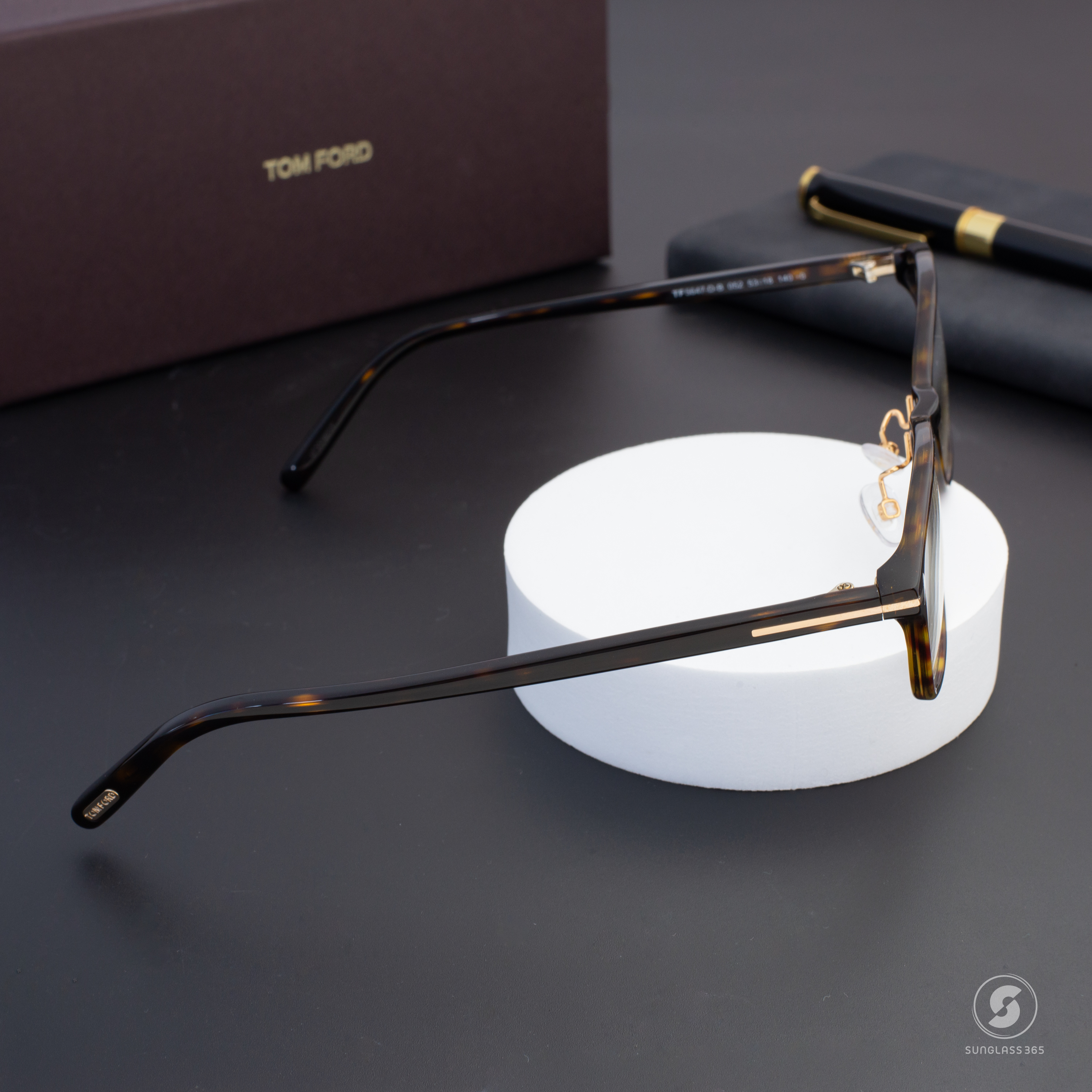 กรอบแว่น TOM FORD TF5647 052