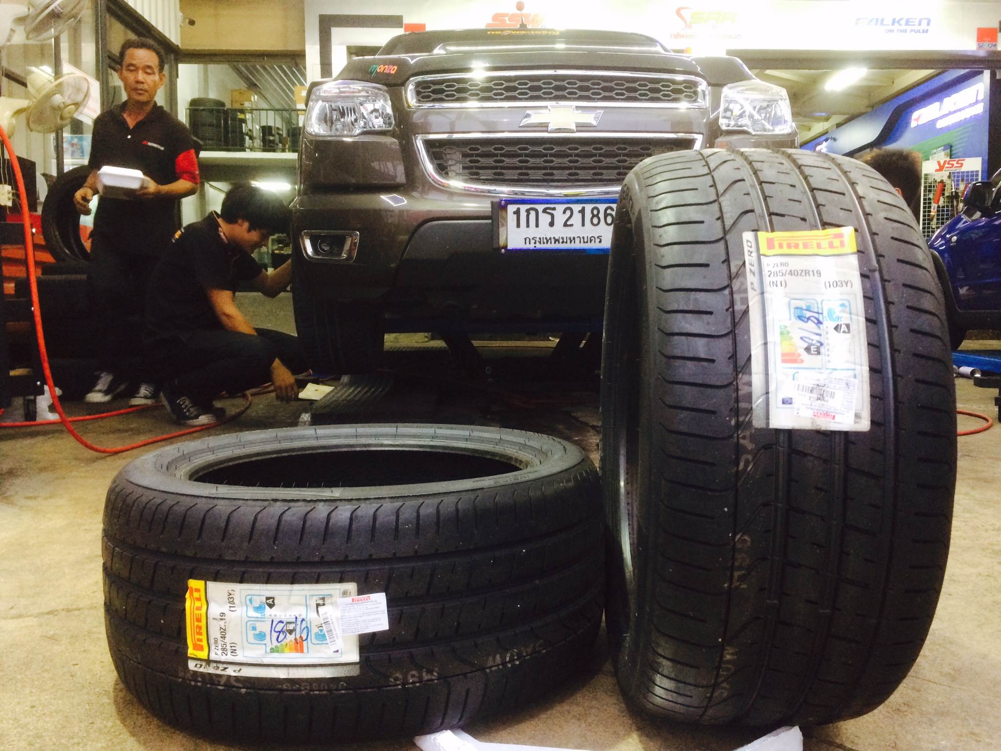 PIRELLI PZERO 285/40-19 เส้น 9500 ปกติ 20000