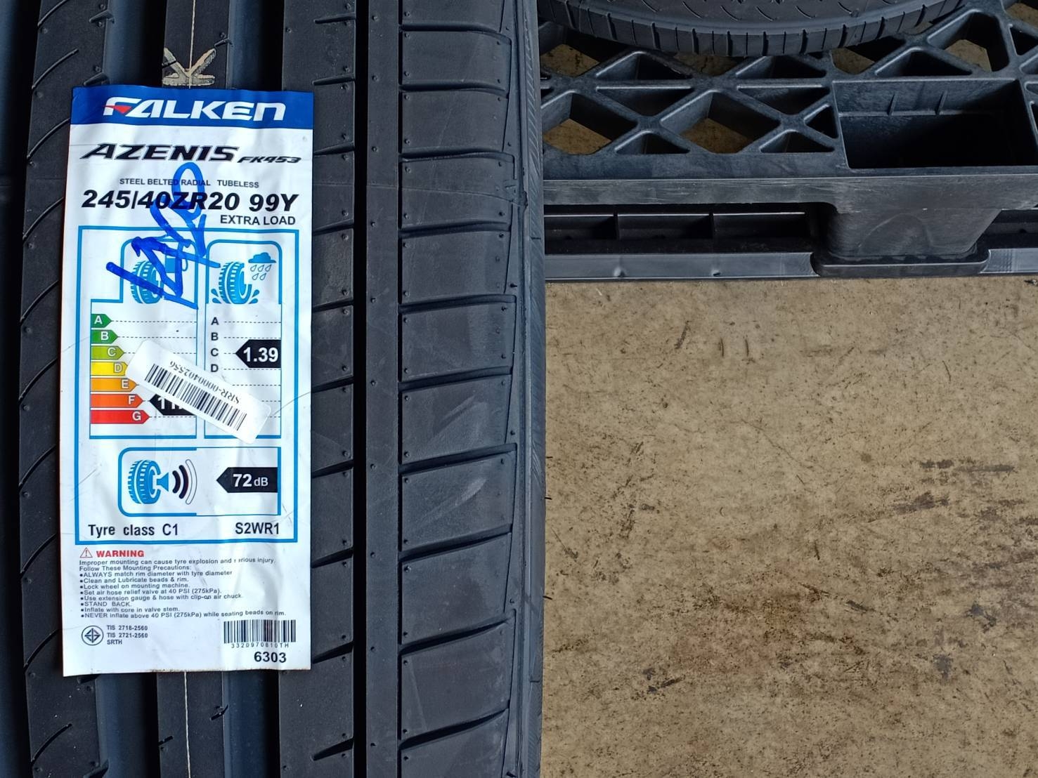 FALKEN 245/40ZR20 AZENIS FK453 99Y MADE IN JAPAN