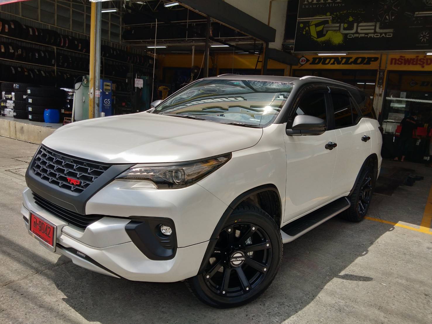 ล้อแท้ MICKEY THOMPSON ROUSH ขอบ20