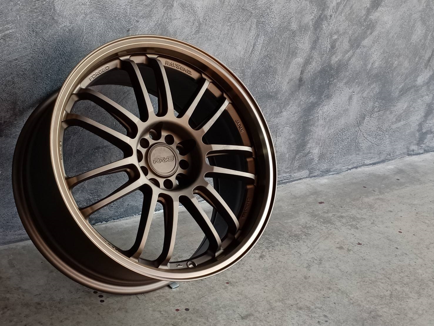 RE30 FLOWFORMING ล้อเบา ขอบ18 ราคาพิเศษ