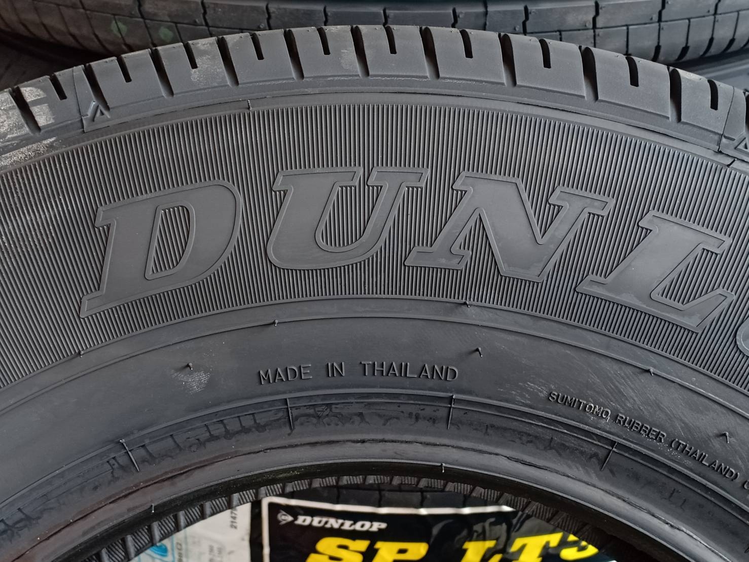 DUNLOP 195R14 SP LT37 ต้องการส่วนลดราคาพิเศษ กรุณาสอบถาม