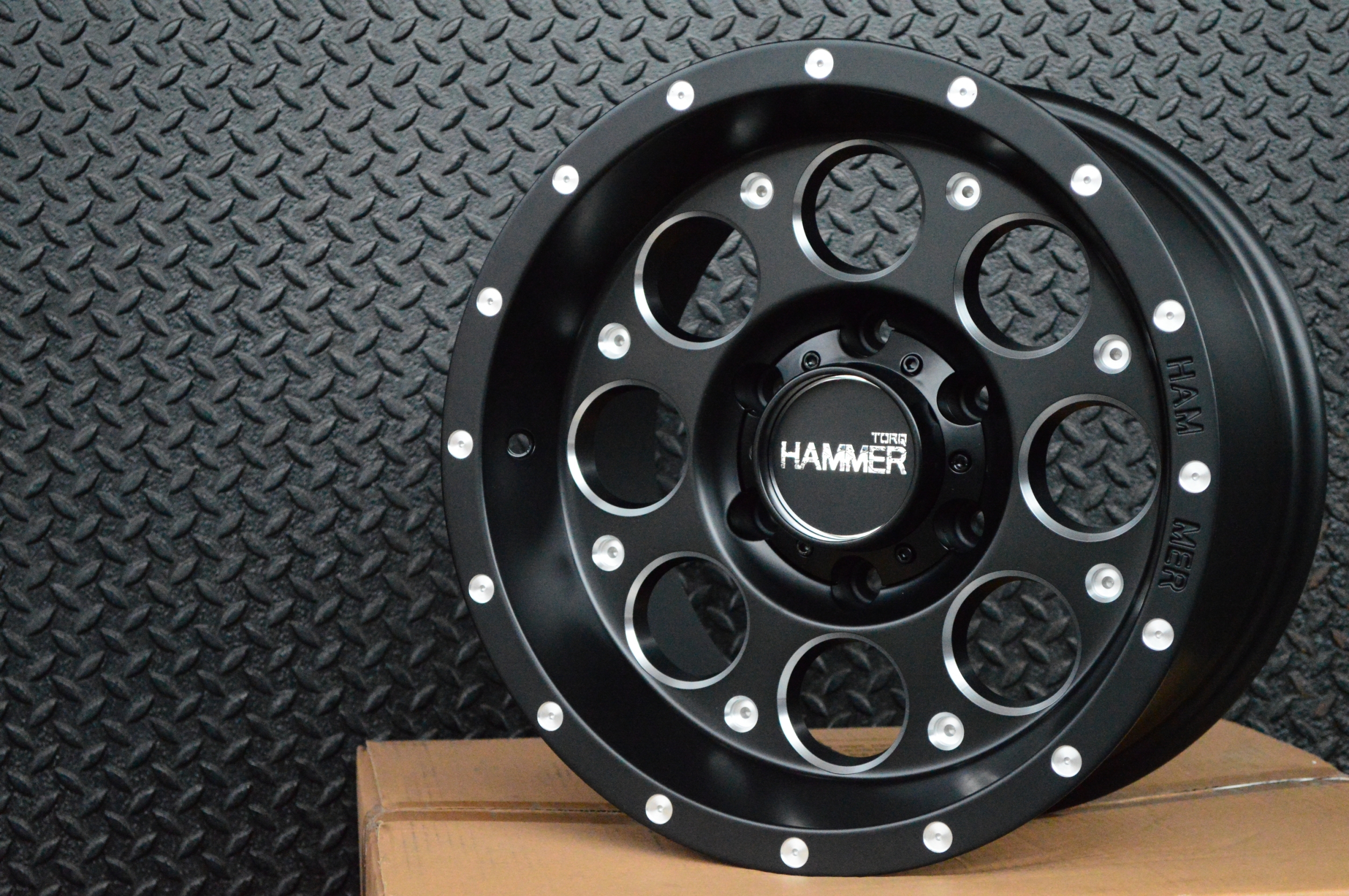 HAMMER OFF ROAD HM4