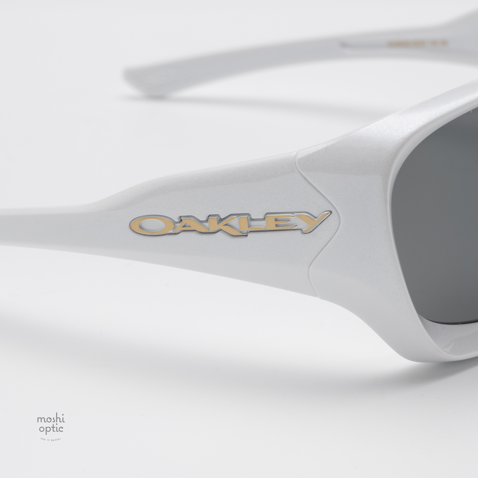 Oakley De La Salle OO9493-02 Pearl White Prizm Black