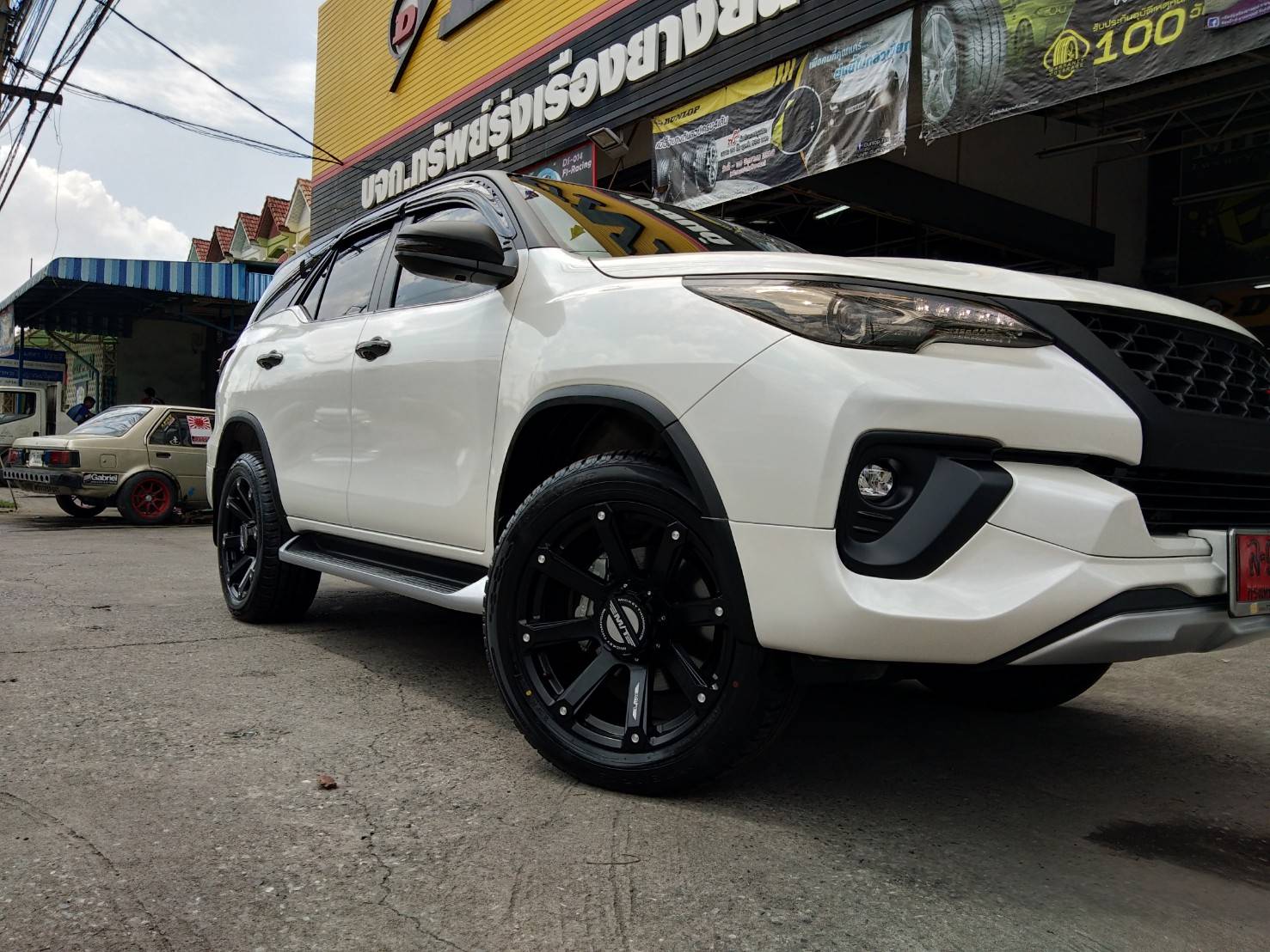 ล้อแท้ MICKEY THOMPSON ROUSH ขอบ20