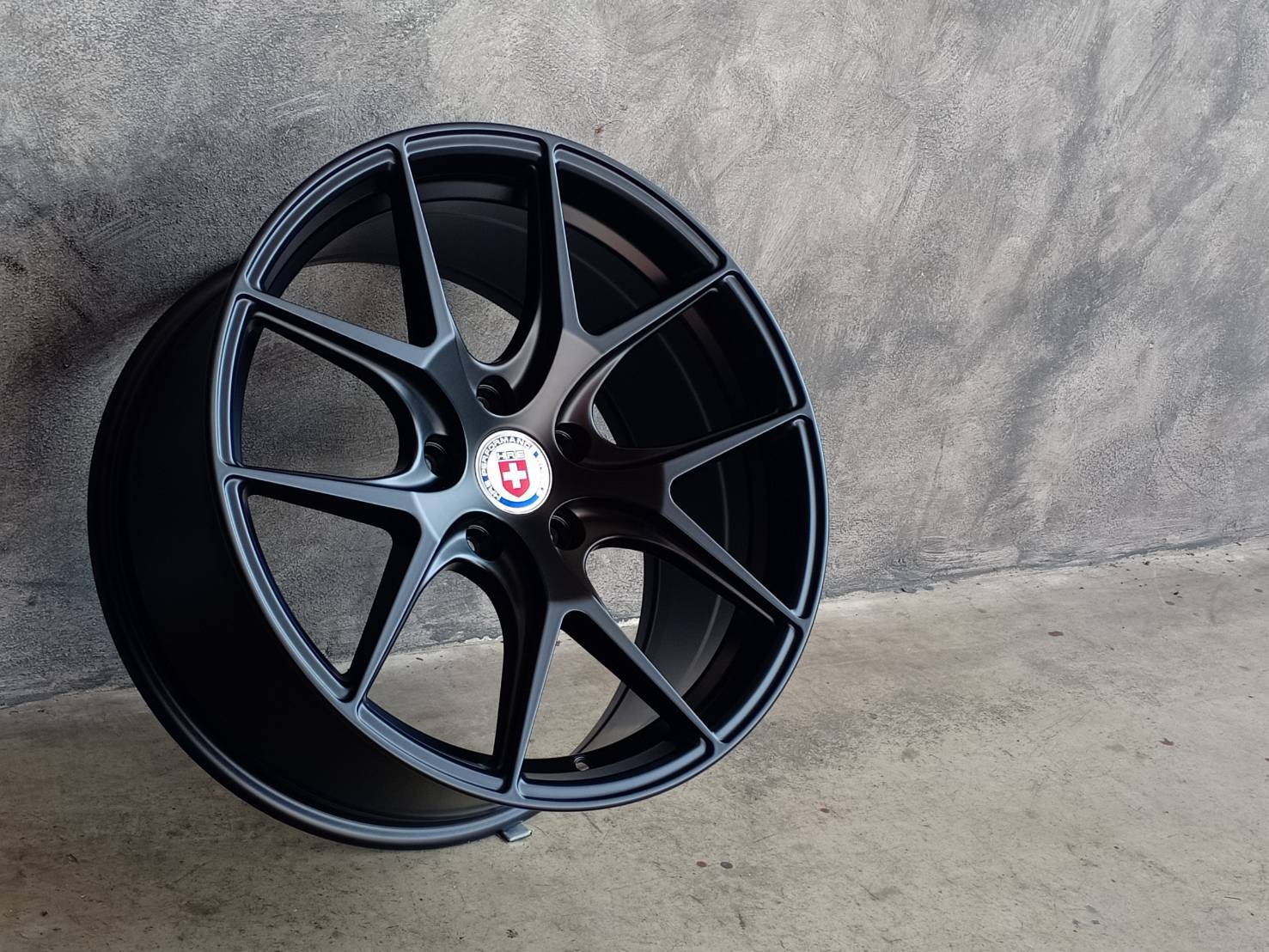 ล้อ HRE 18X8.5 5X114.3 35 73.1 BLACK-FLAT