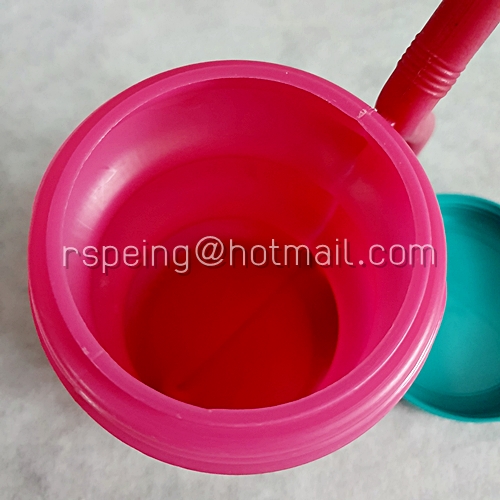 กระบอกน้ำมีฝาปิดและหลอดดูดในตัว Central Junior Club