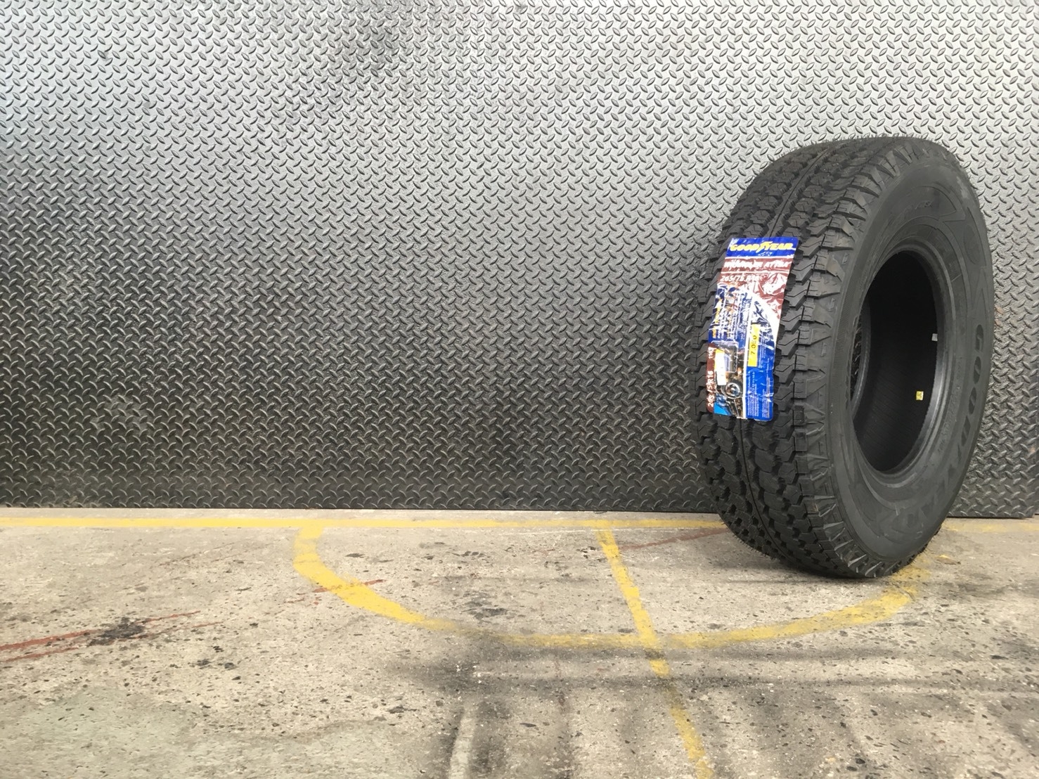 GOODYEAR WRANGLER AT/SA 265-75-16 เส้น 3500 ปกติ 4500 ปี17