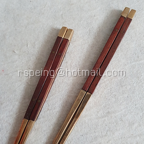 ตะเกียบทองเหลืองด้ามไม้ (2 คู่)