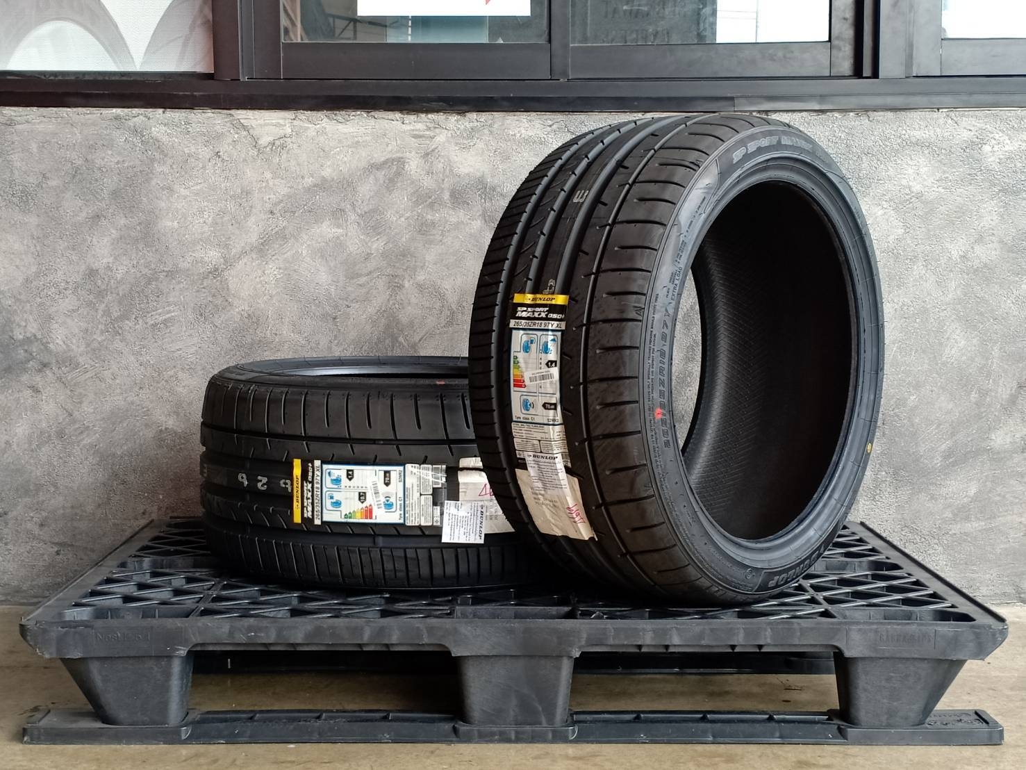 DUNLOP SP SPORTMAXX050 PLUS 265/35ZR18 97Y XL JAPAN