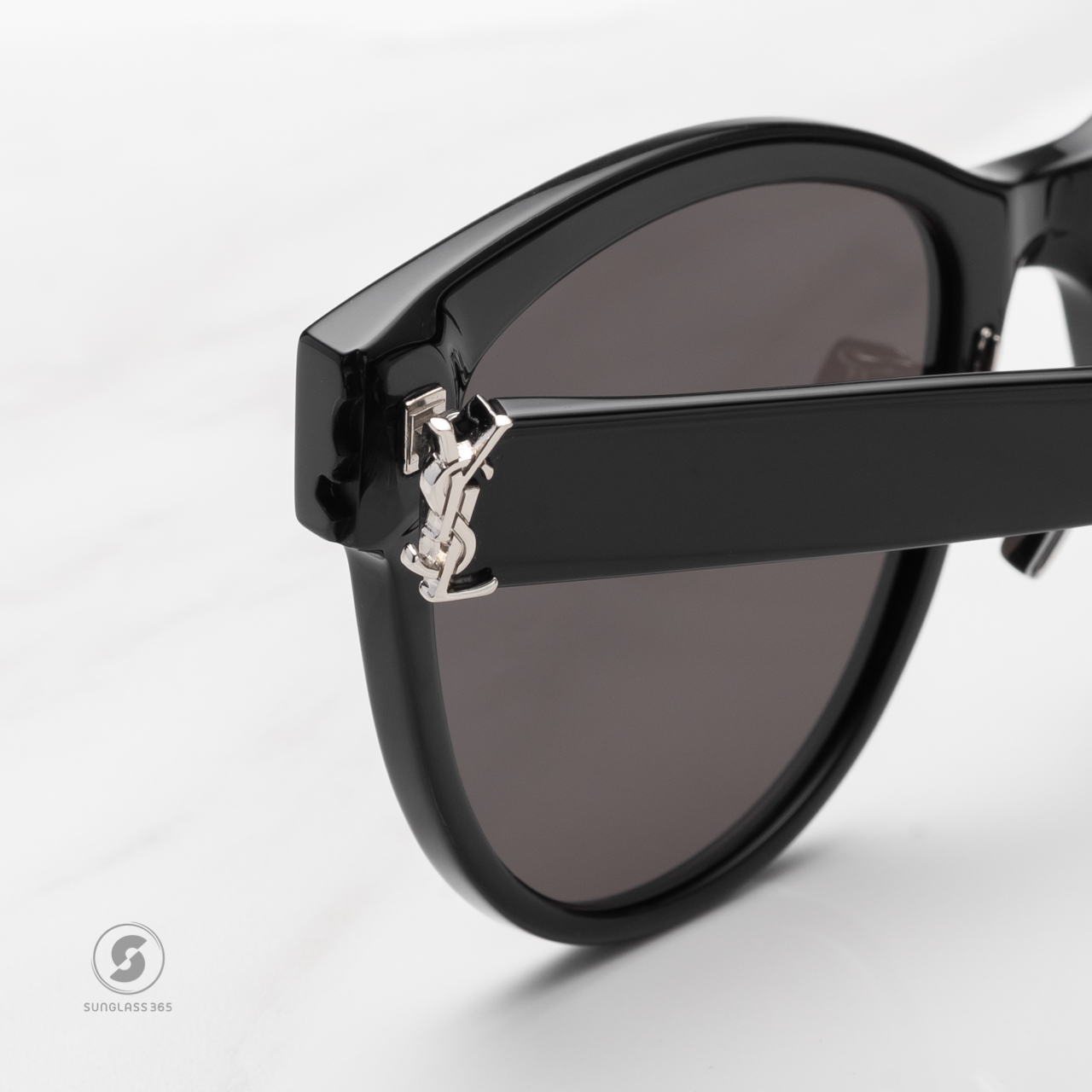 แว่นกันแดด YVES SAINT LAURENT SL M107K 001