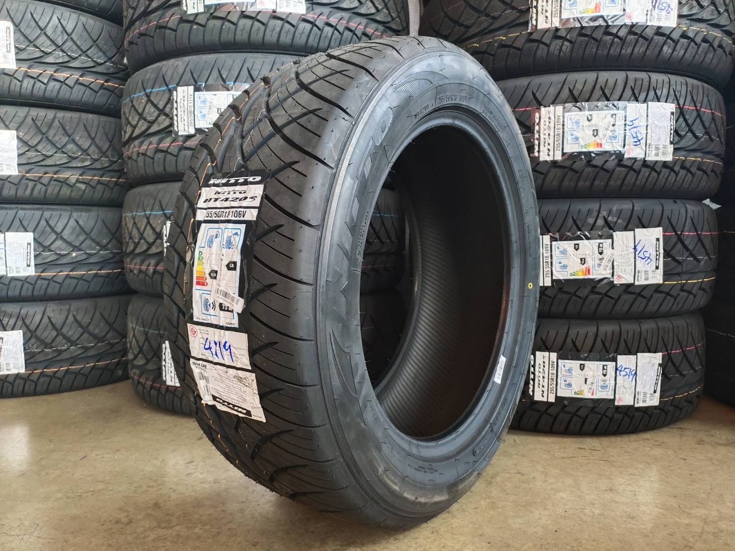 NITTO NT420S 255/50R18 106V made in Japan
