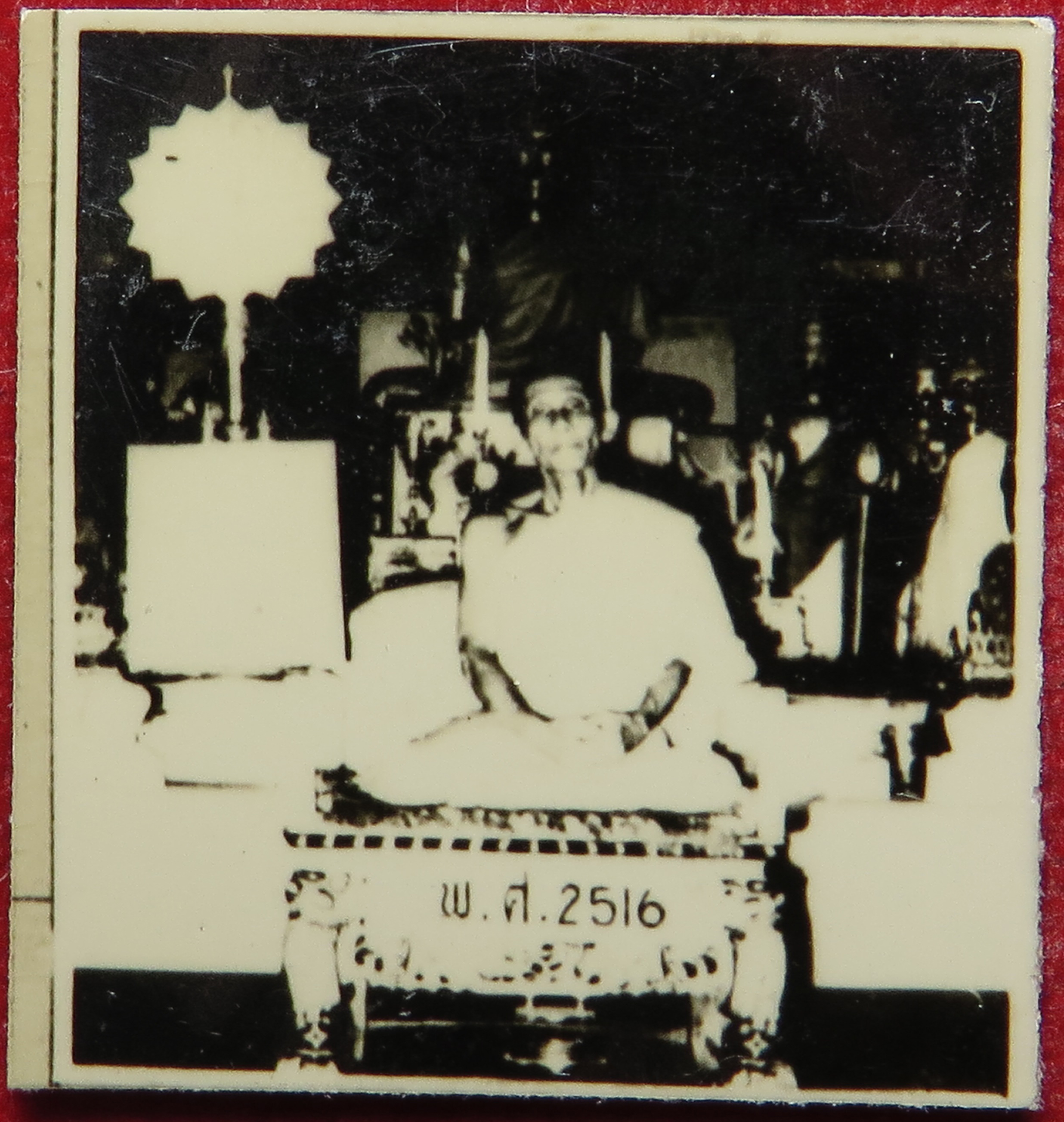 1860 (21) รูปถ่าย ผิวปรอท หลวงพ่อรัตน์ วัดบางบำหรุ จังหวัดกรุงเทพ ปี พ.ศ.2516 (หายาก) รูปจริง ผิวปรอท วิ่งเล่นแสงแวววาว (ส่งฟรี ทั่วประเทศ + รับประกัน พระแท้)