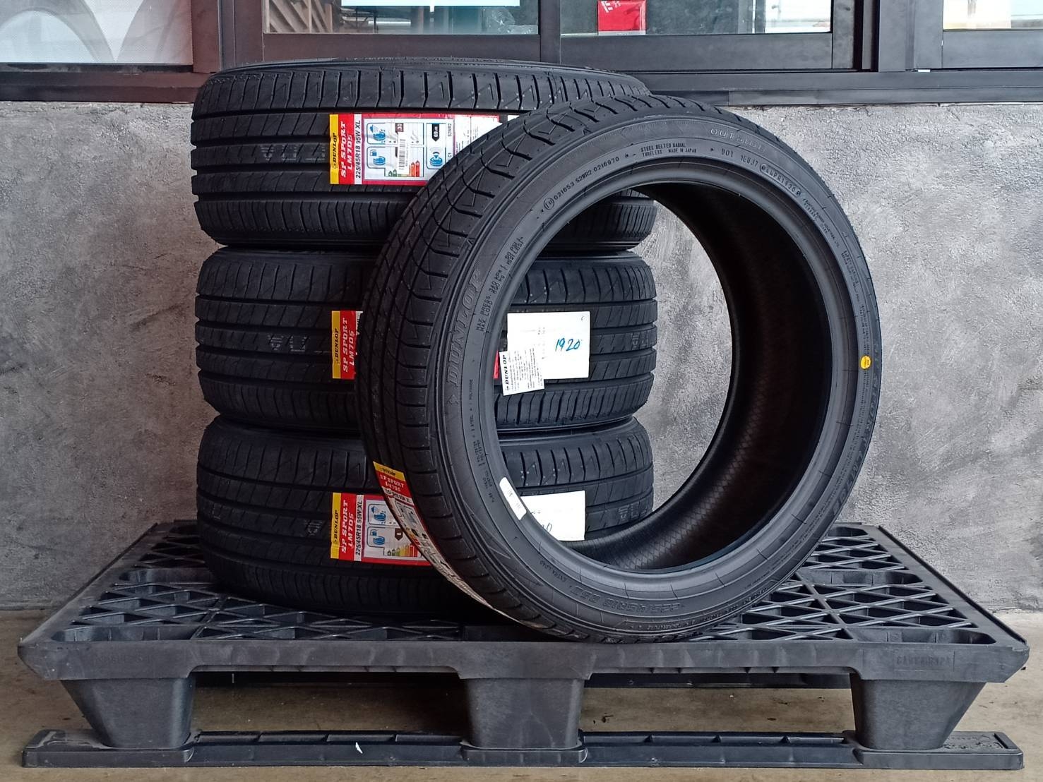 DUNLOP 225/45R18 95W XL SP SPORT LM705 JAPAN