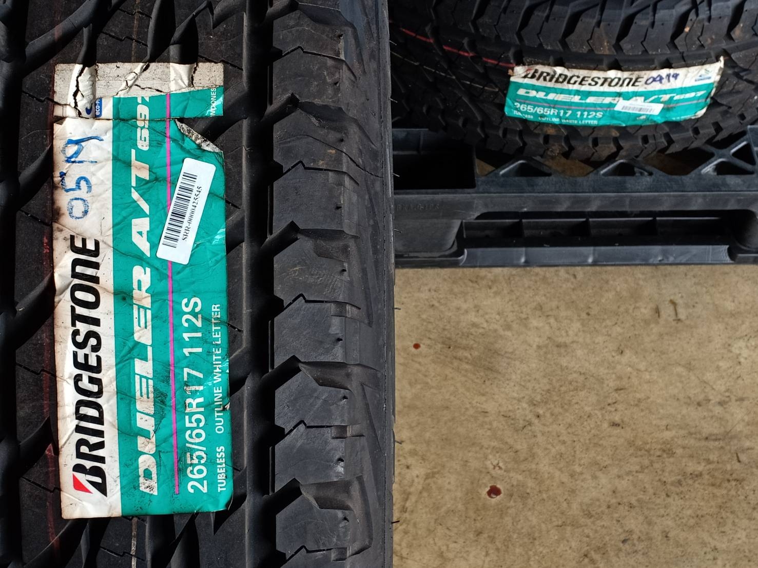 BRIDGESTONE 265/65R17 DUELER A/T 697