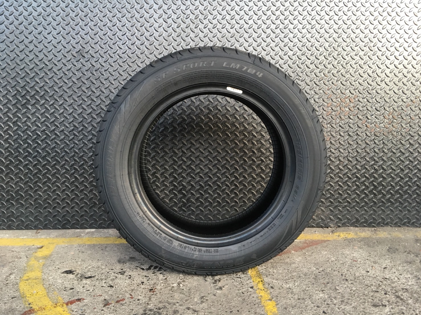 DUNLOP LM704 195-60-15 ปี18 ซื้อ2แถม2