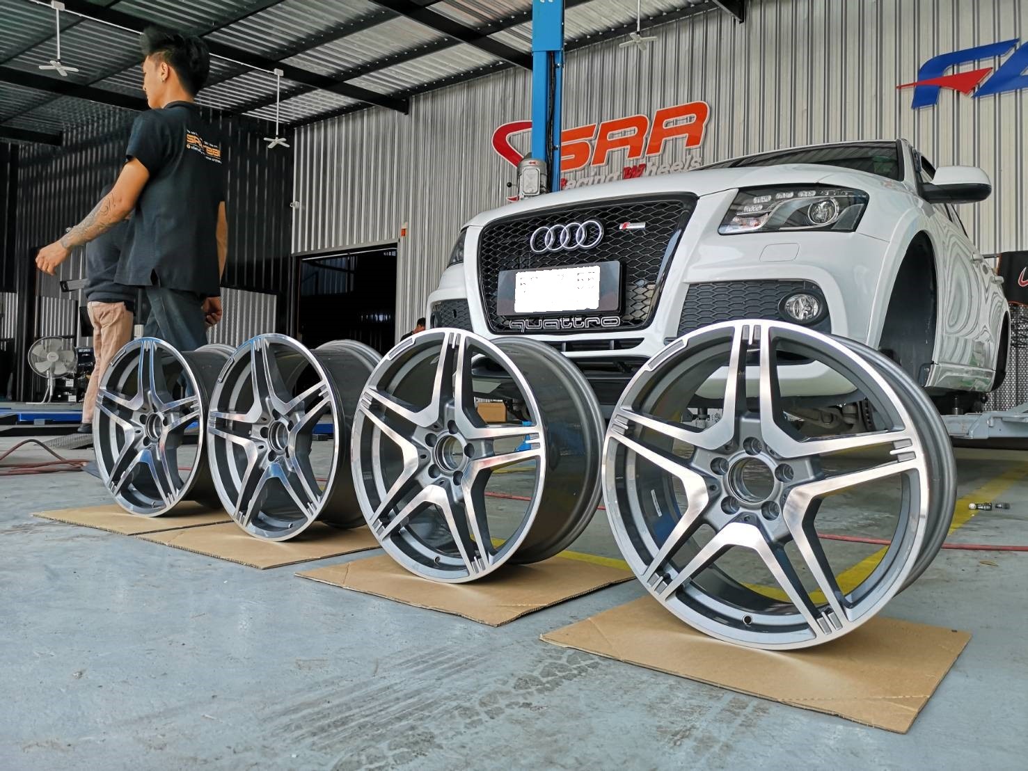 ล้อแม็กซ์ขอบ19 กว้าง8.5 PCD5x112 offset+35