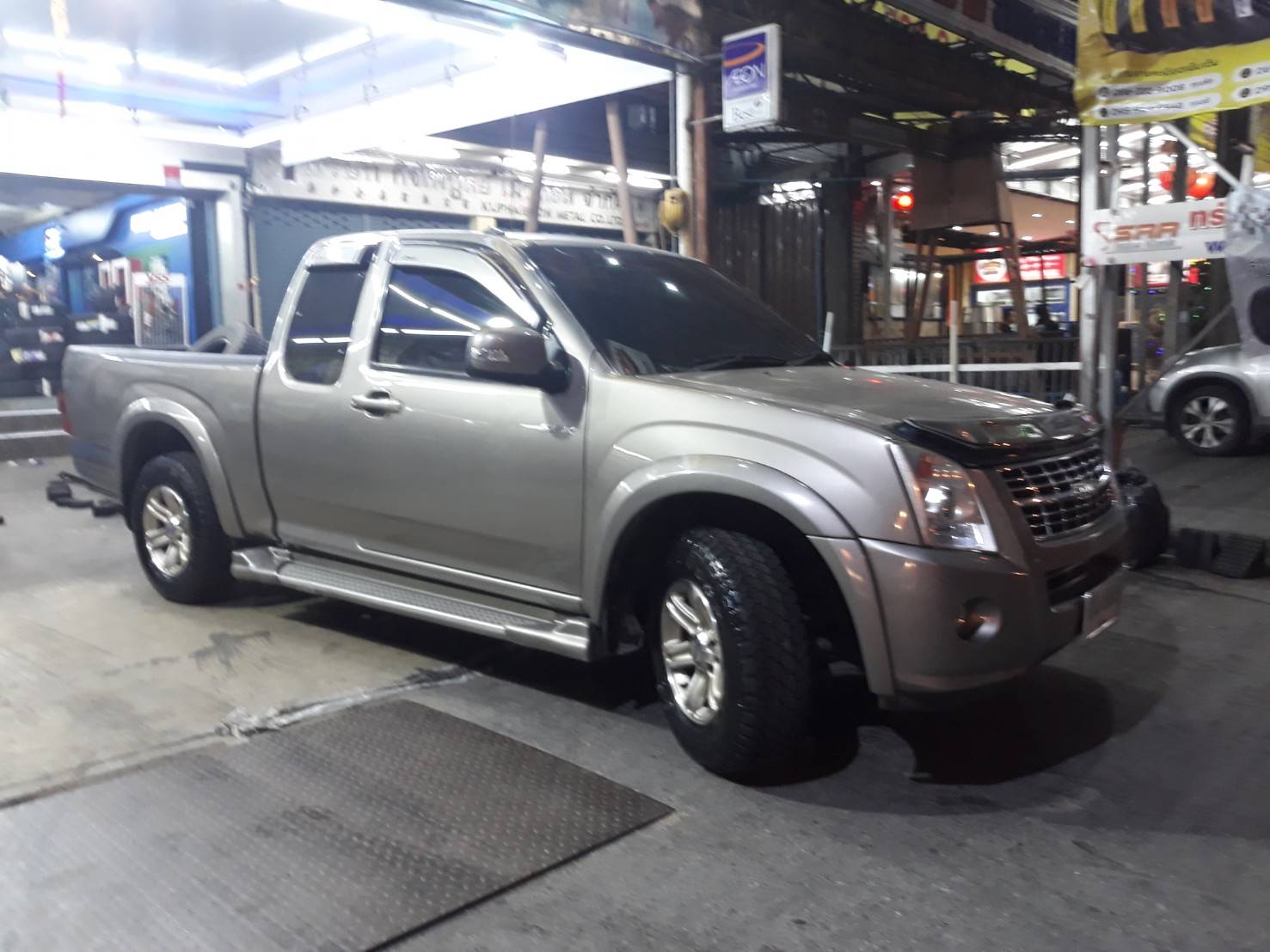 DUNLOP TG30 235-70-15 ซื้อ2แถม2 ใส่