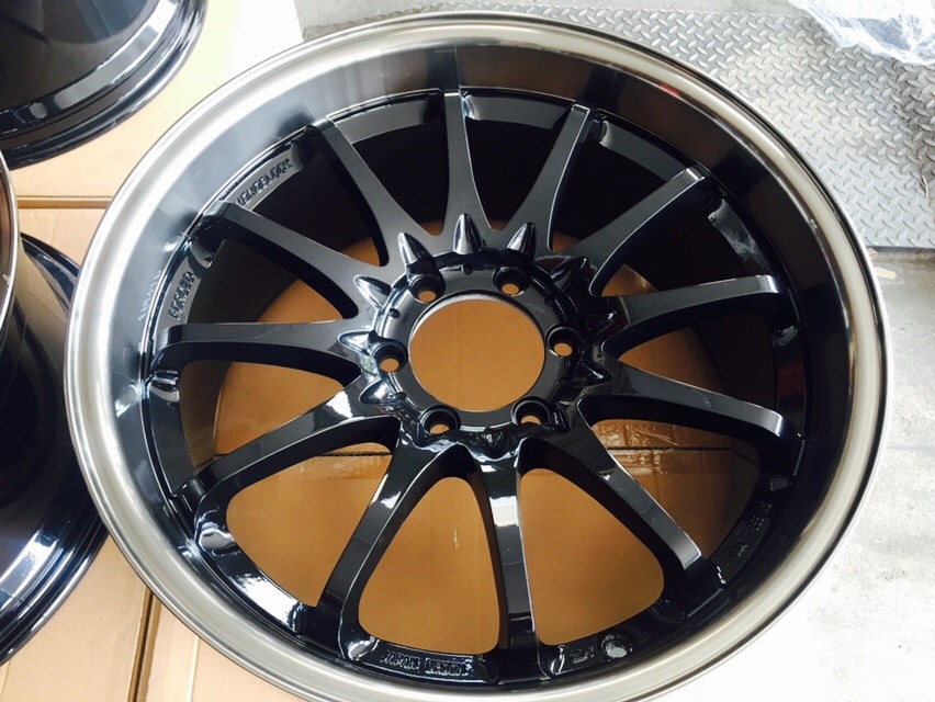 #แนะนำล้อแฟชั่น #คุณภาพจากโรงงาน #ราคาสุดคุ้ม Model:CE28 207 Size:20x9.5 inch Offset:+25 pcd:6x139.7 Center Bore:110mm Color:BK/LP/GCBK