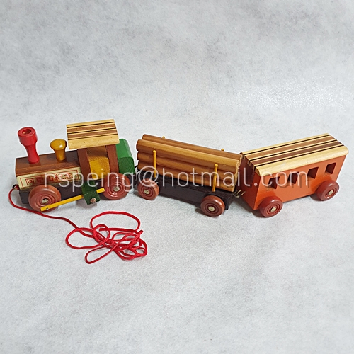ขบวนรถไฟไม้เรโทร ที่ระลึกจากอาลีซาน