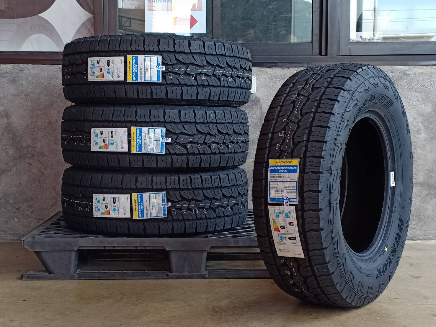 DUNLOP 265/65R17 GRANDTREK AT5 ต้องการส่วนลดราคาพิเศษ กรุณาสอบถาม