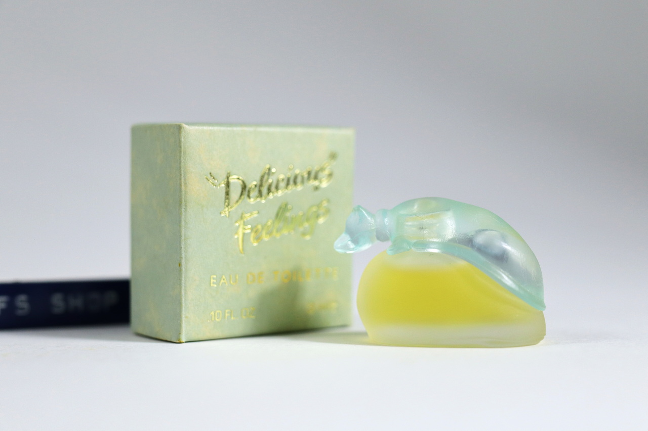 [Vintage] Gale Hayman Beverly Hills Delicious Feelings EDT .10 FL. OZ Miniature Splash ขวดจิ๋ว แบบแต้ม - น้ำหอม Vintage