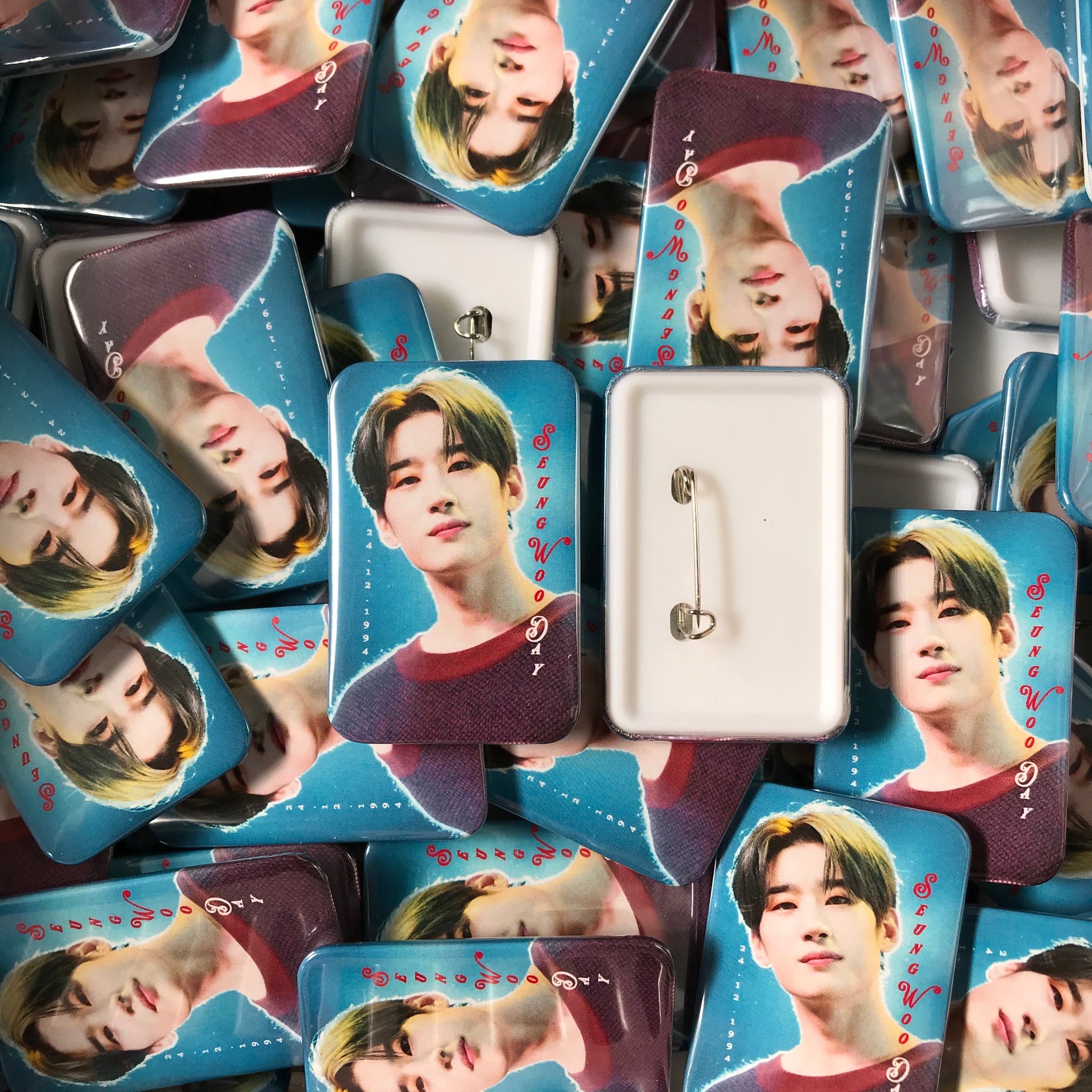 เข็มกลัดสี่เหลี่ยมผืนผ้า รับทําเข็มกลัดสี่เหลี่ยผืนผ้า