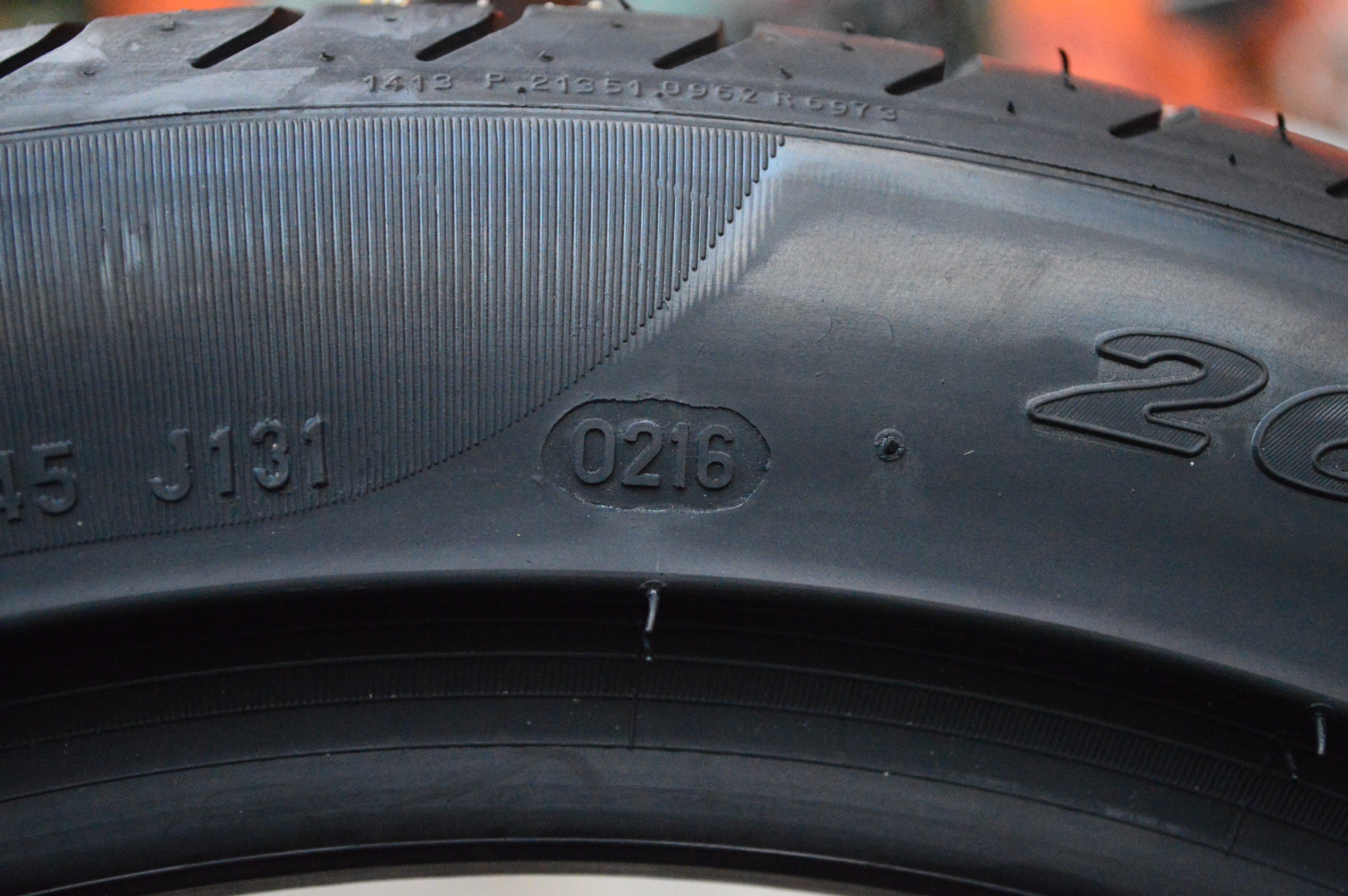 PIRELLI P-ZERO 265-40-18 เส้น 8800 ปกติ 14500 ราคาพิเศษ จำนวนจำกัด