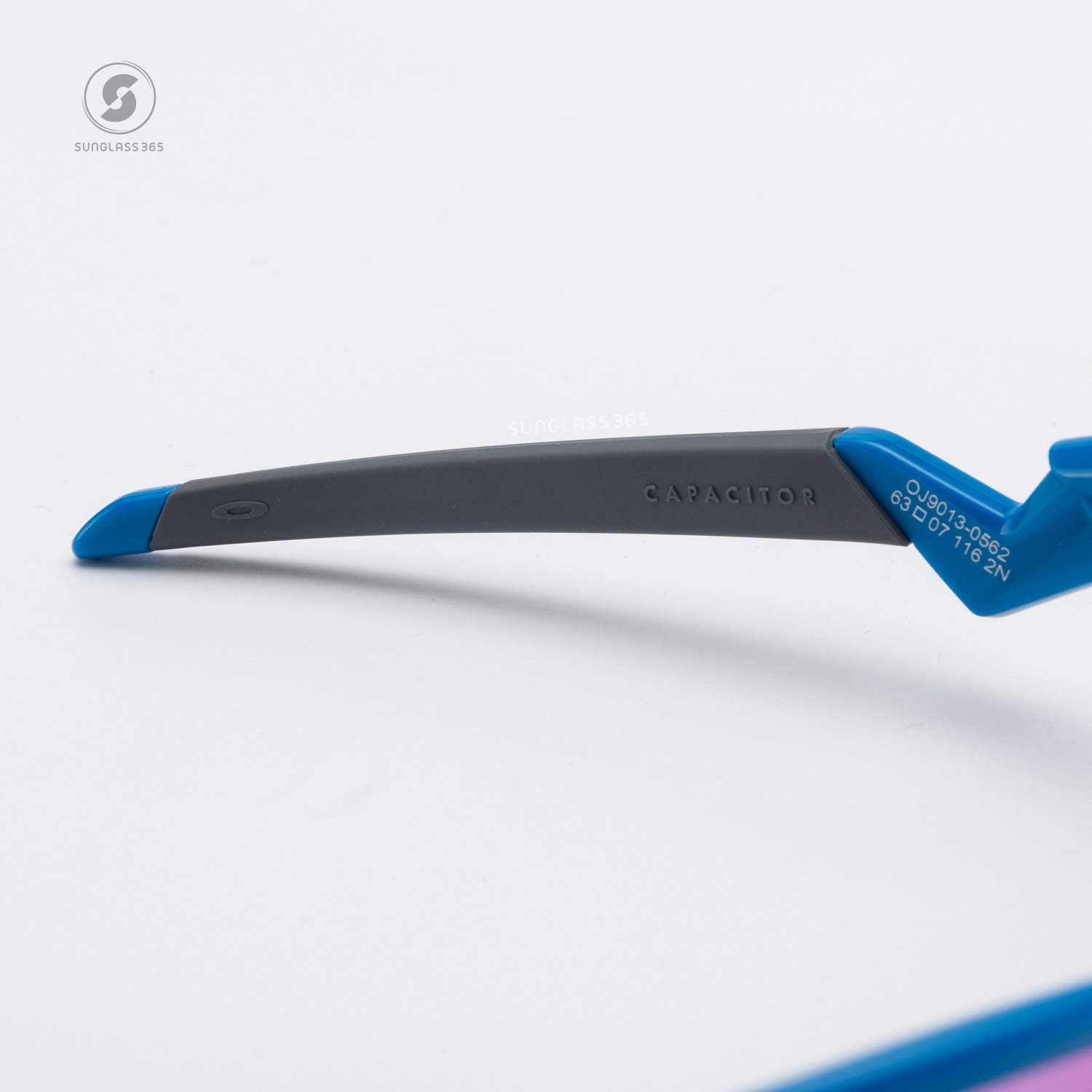 Oakley Capacitor OJ9013-05 Polished Sapphire Prizm Golf