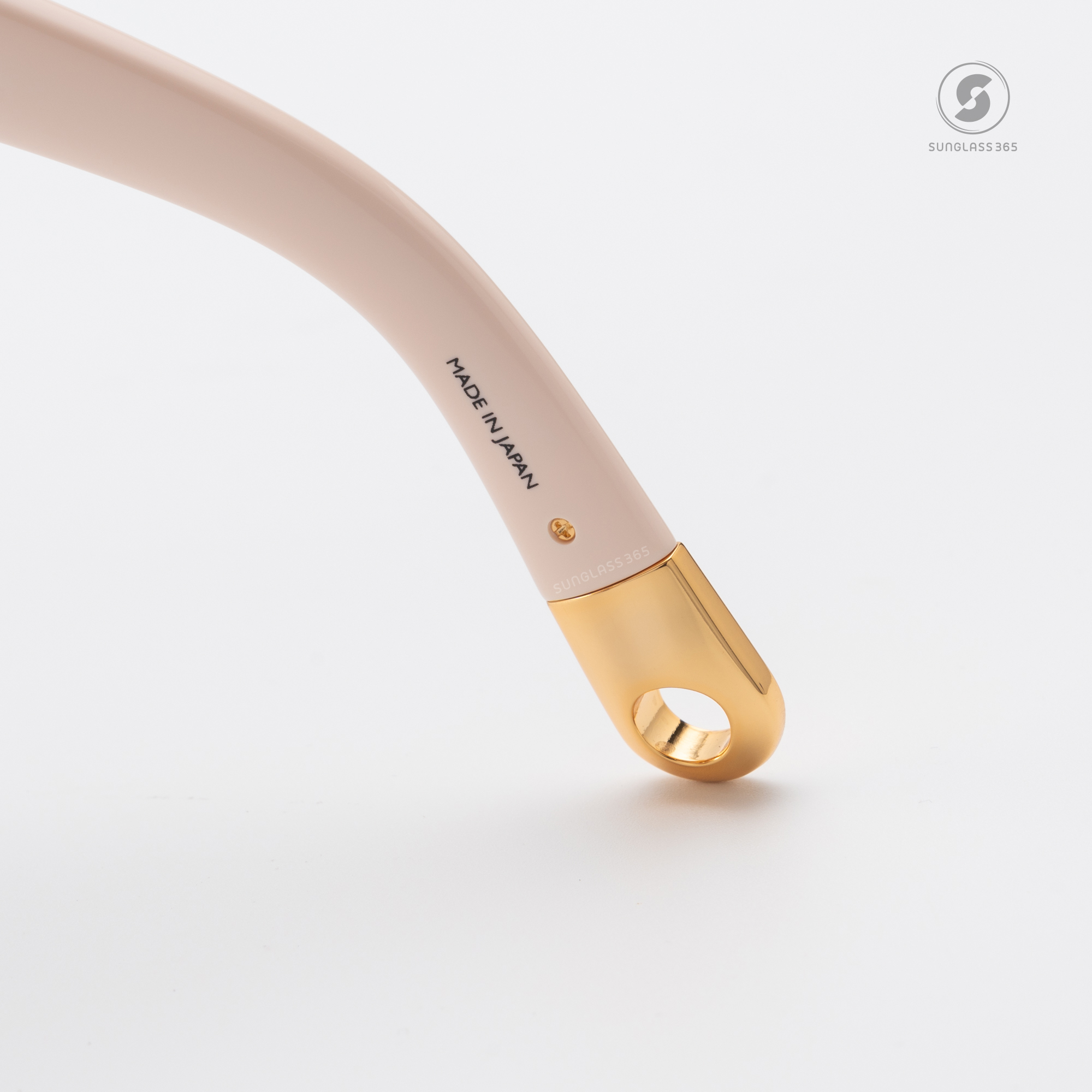 แว่นกันแดด JACQUEMUS THE PILOTA JAC2 C2