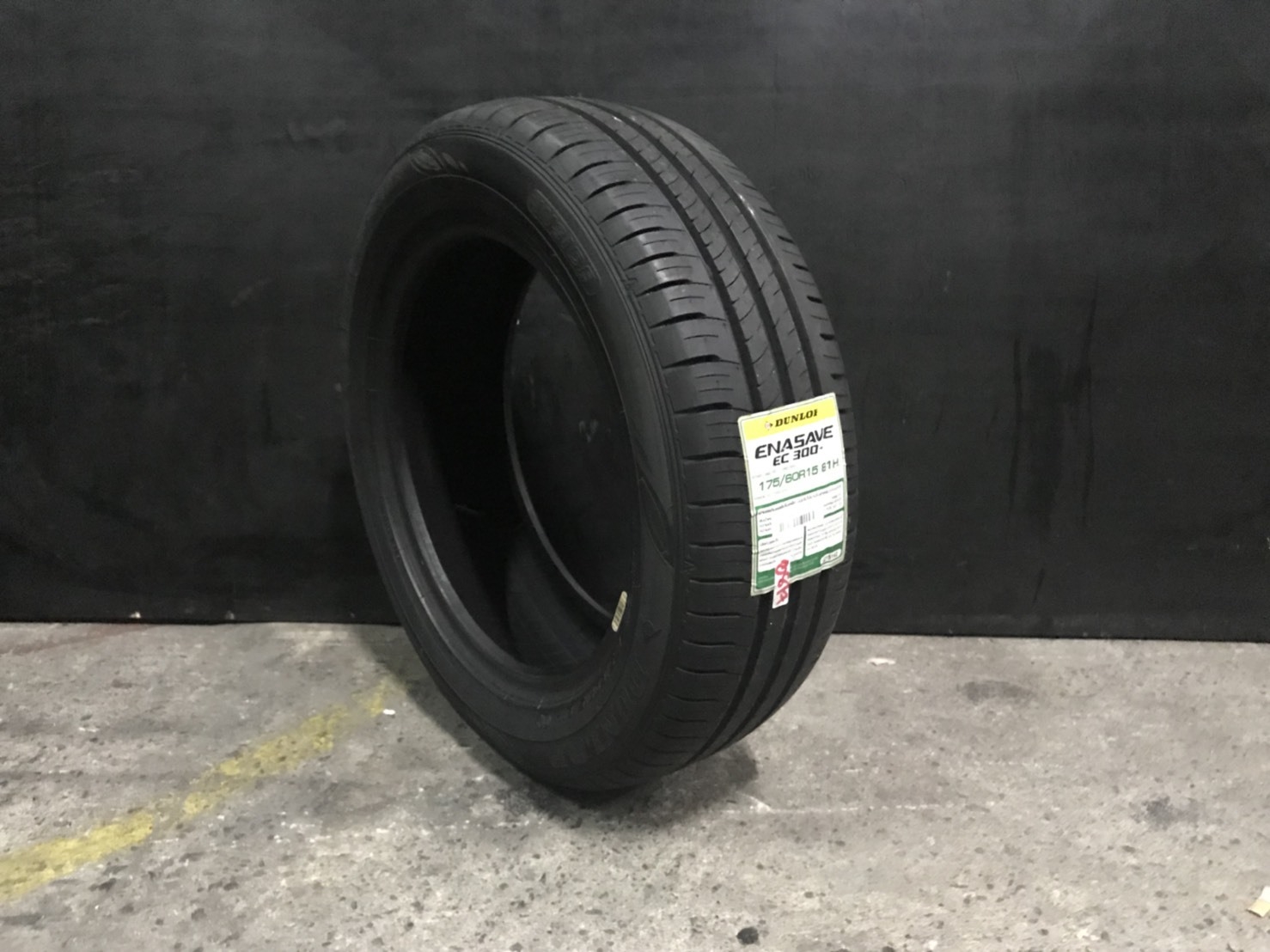 DUNLOP EC300 PLUS 175/60-15 เส้น 1250 ปกติ 2000 ปี17