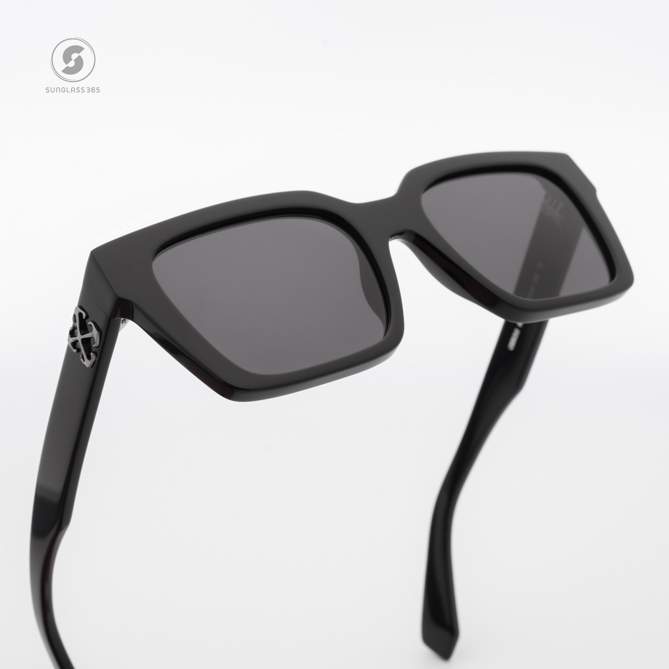 แว่นกันแดด Off-White OERI111 1007