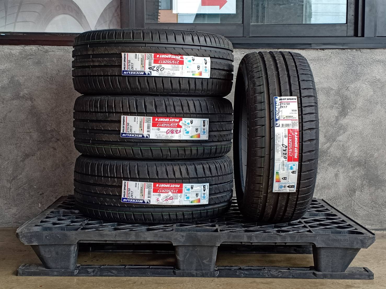 MICHELIN 215/50ZR17 PILOT SPORT 4ST 95W MADE IN THAILAND