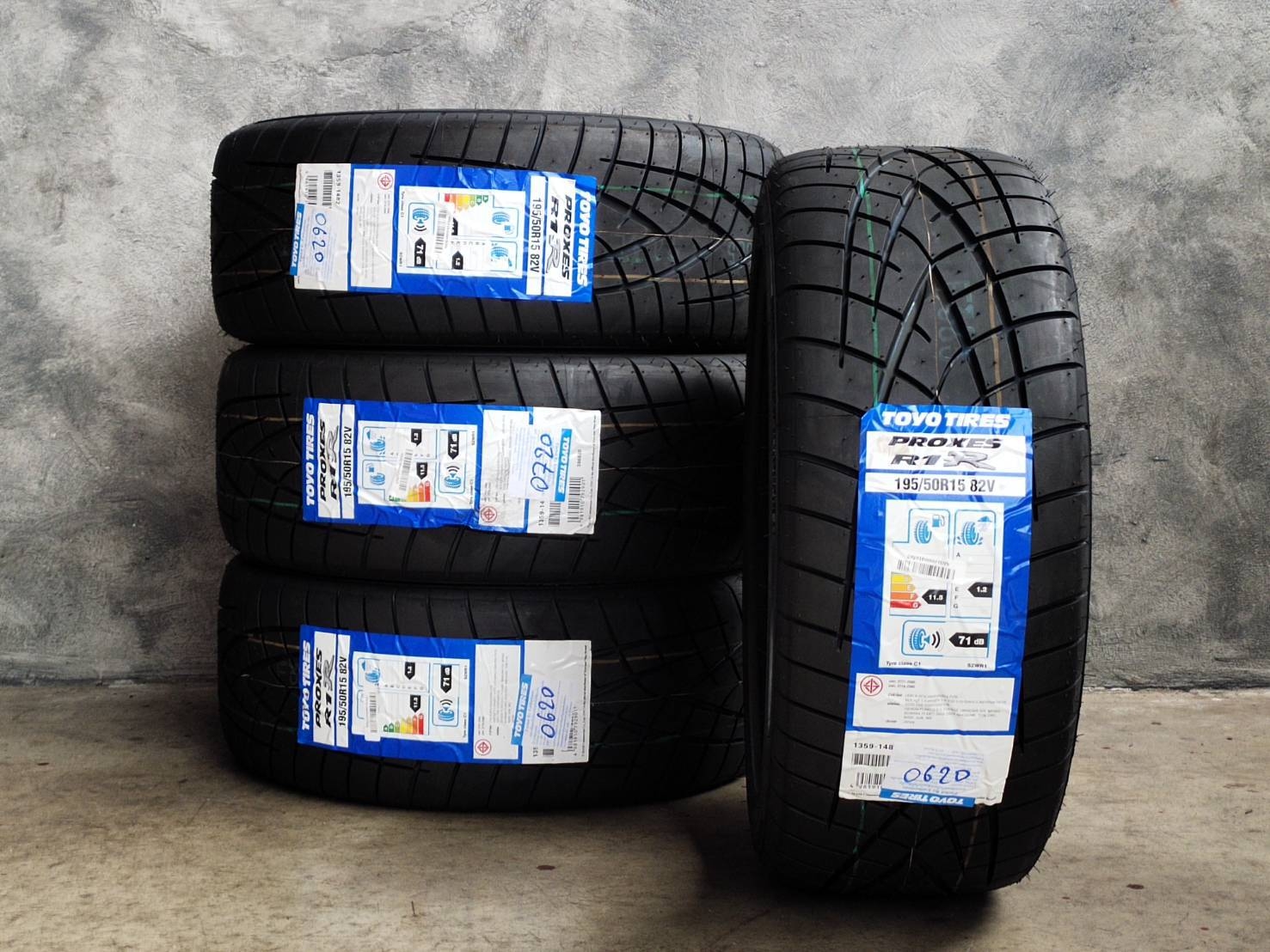 TOYO PROXES R1R 195/50R15 82V