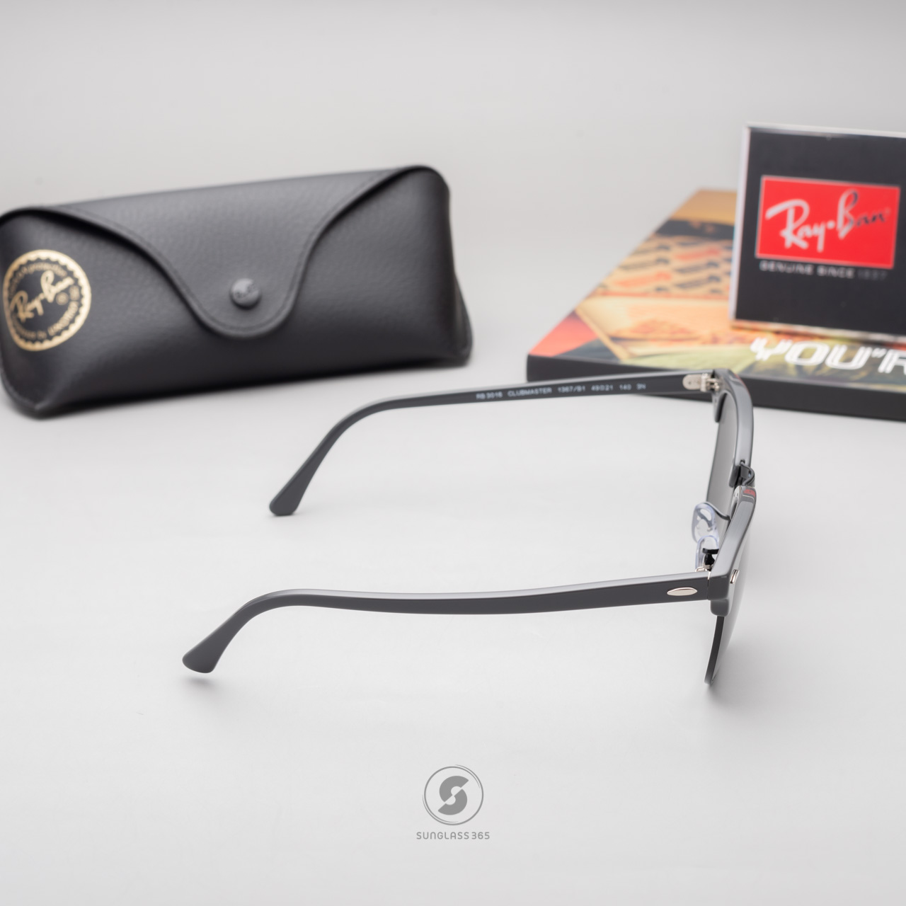 Ray-Ban Clubmaster RB3016 1367B1 Grey on Black