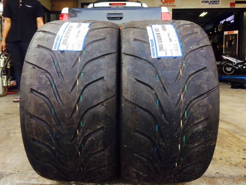 TOYO R888 265/35-18 เส้น 6800 ปกติ 12000 ลดกว่า 50%