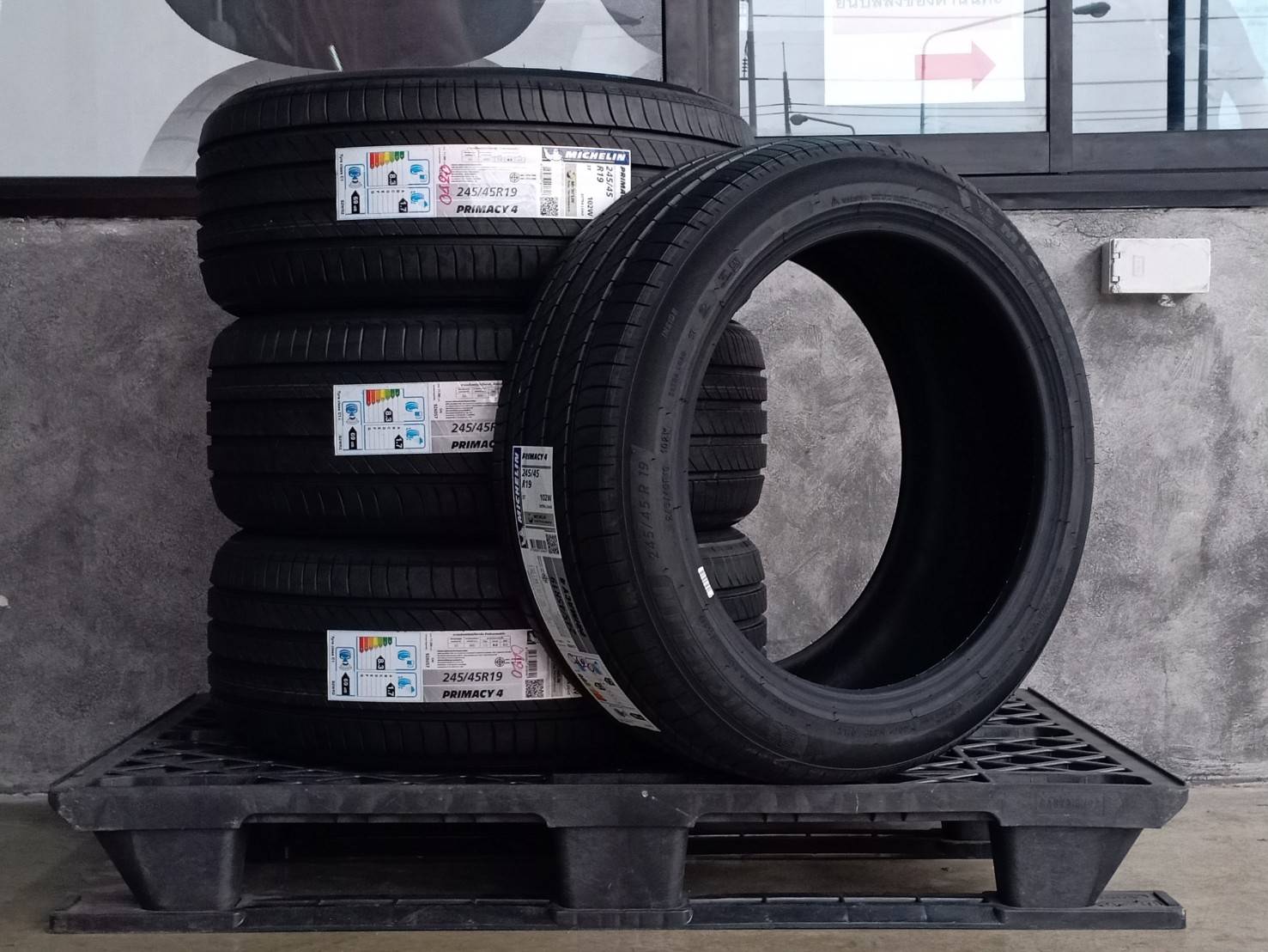 MICHELIN PRIMACY 4ST 245/45R19 ปี20