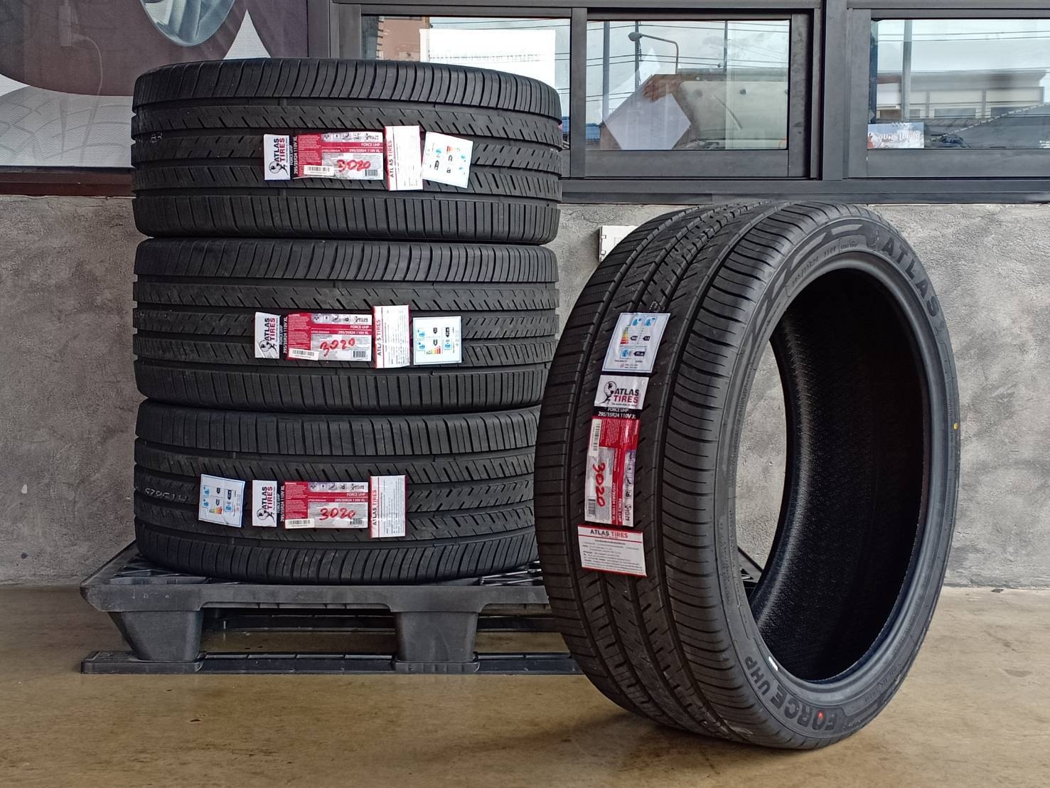 ATLAS FORCE UHP 295/35R24 ปี20 ราคาถูก