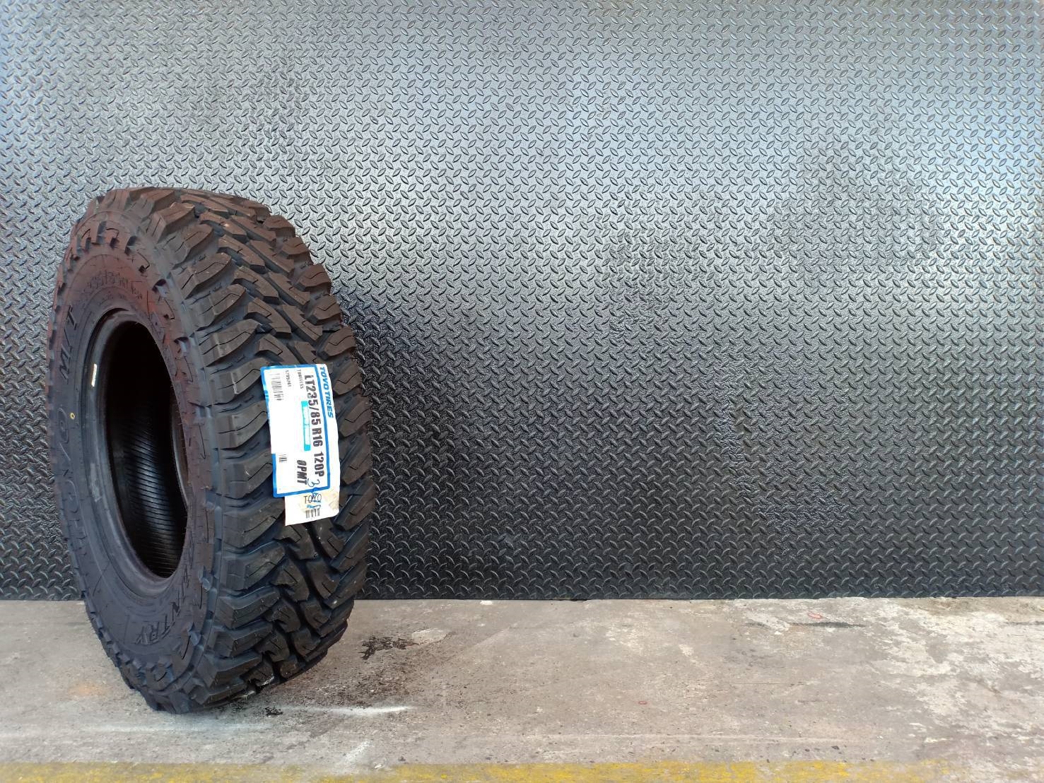 ยางใหม่ ดอกมัด TOYO OPMT 235/85-16 ราคาถูก ยางพิเศษ เหมาะกับรถออฟโรด