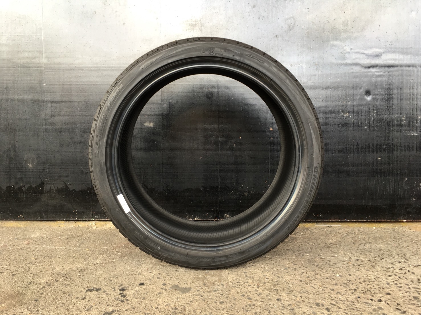 BRIDGESTONE TECHNO SPORTS 215-40-18 ลดราคา