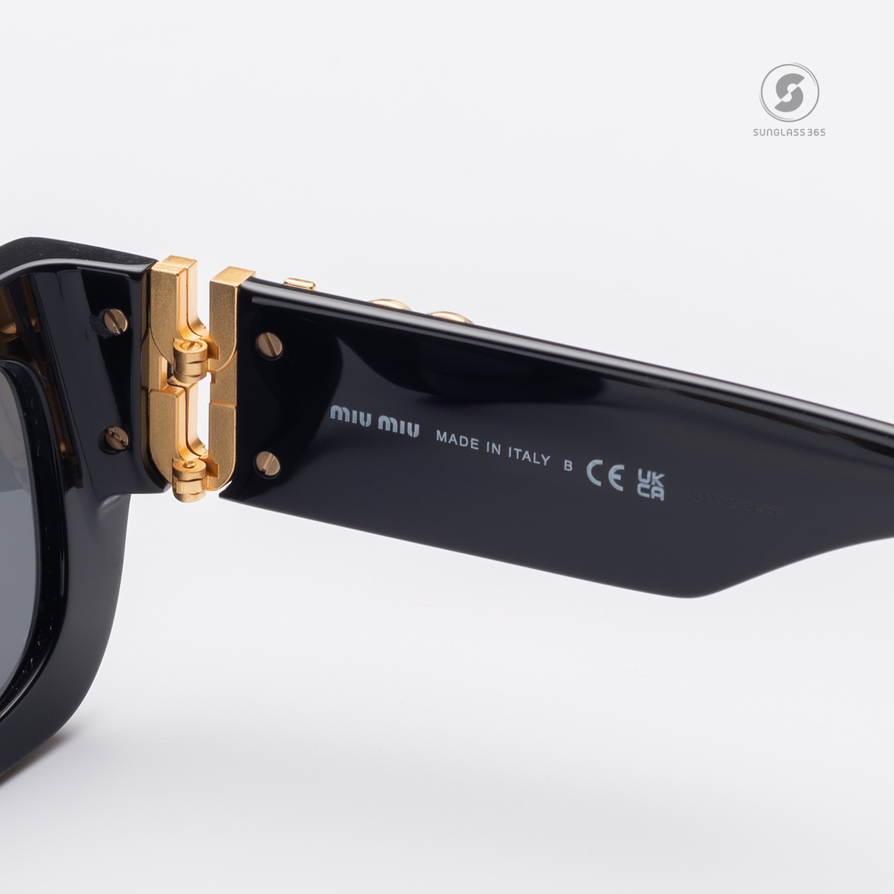 แว่นกันแดด Miu Miu Glimpse MU09WS 1AB5S0