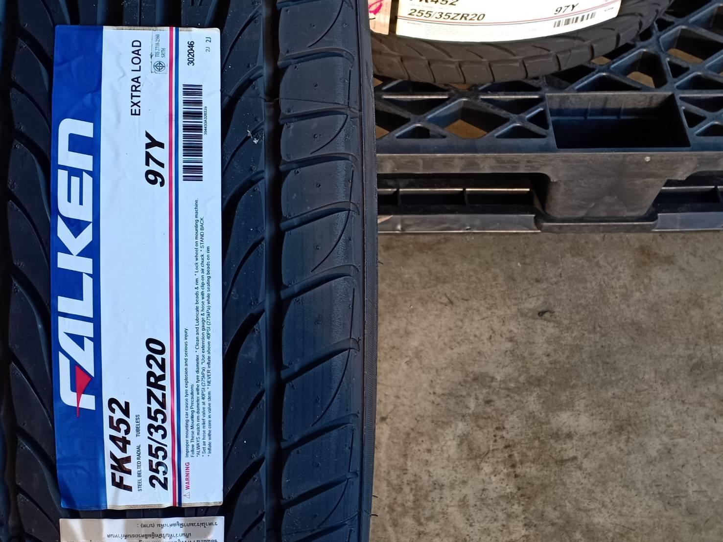 FALKEN 255/35ZR20 FK452 97Y MADE IN THAILAND