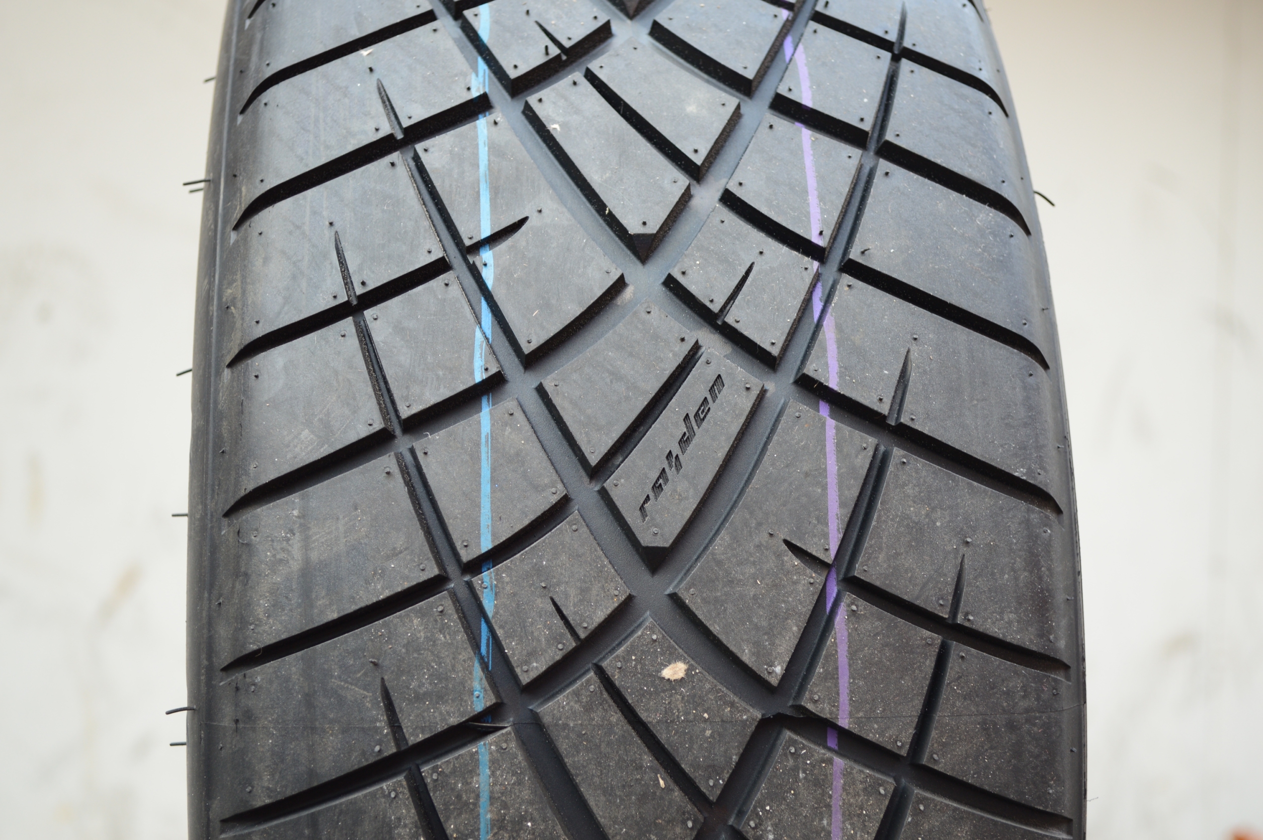 ยาง HERO R111 205/50-15 ขอบขาว ราคาถูก