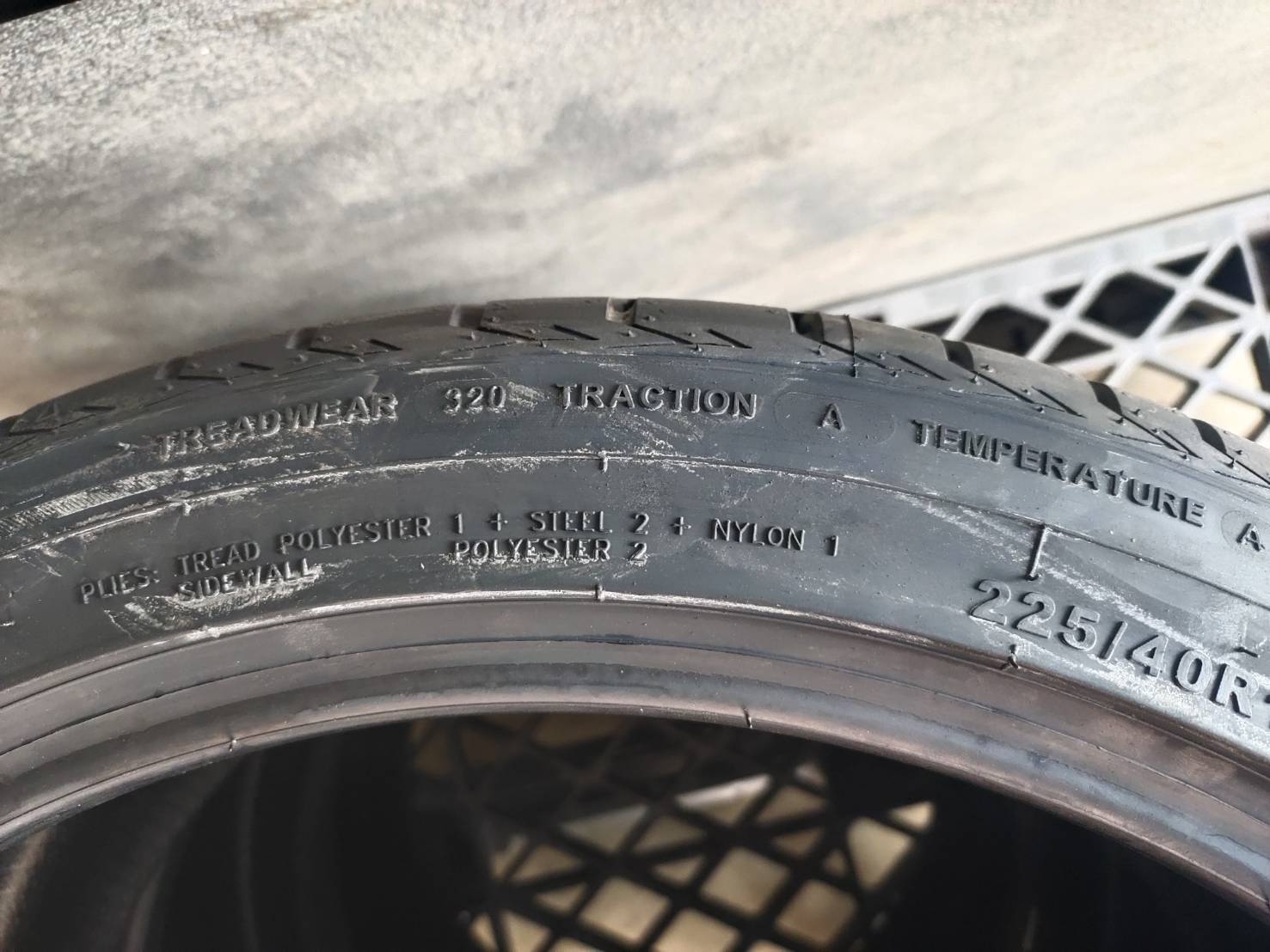 GTRADIAL SPORTACTIVE 225/40R18ต้องการส่วนลดราคาพิเศษ กรุณาสอบถาม